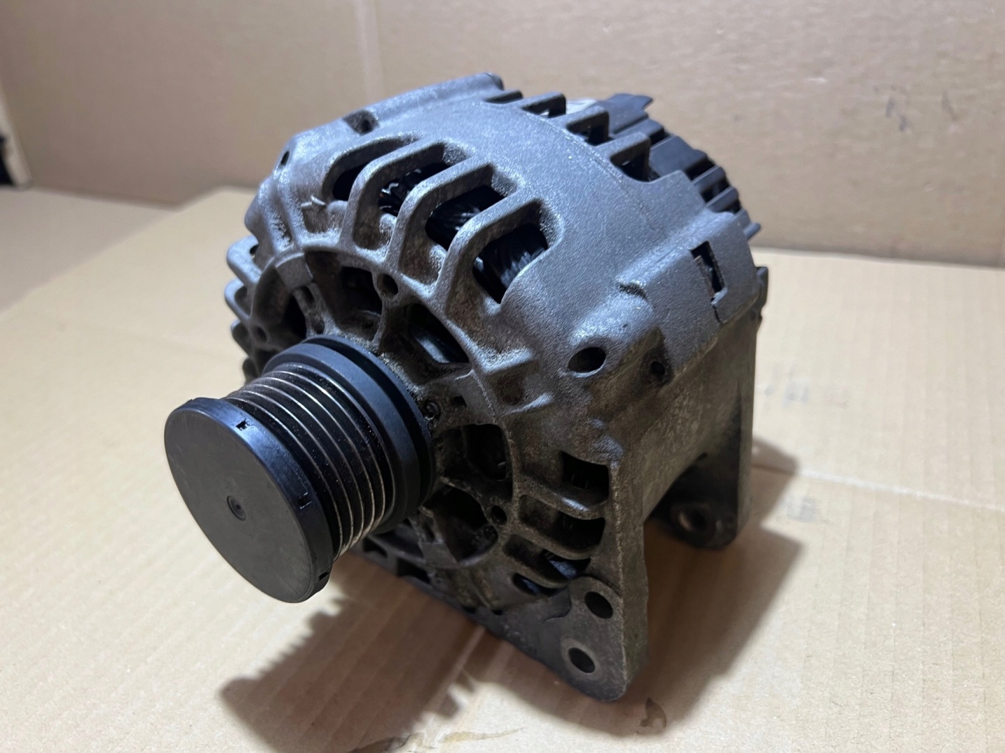 AUDI A4 B8 LIFT 2.0 TDI ALTERNATOR LRA03185