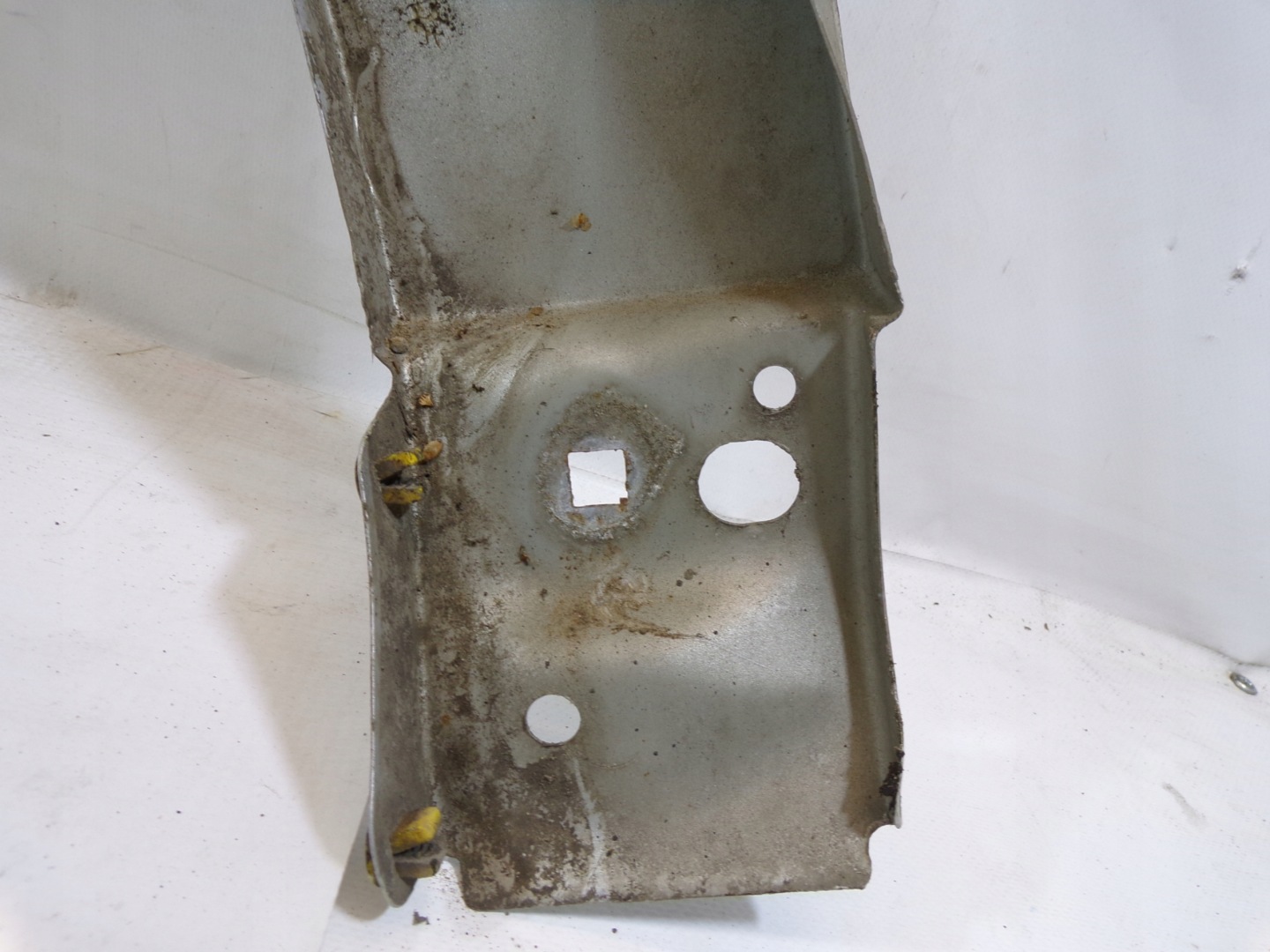 fender right front VOLVO V50 LIFT colour 42600
