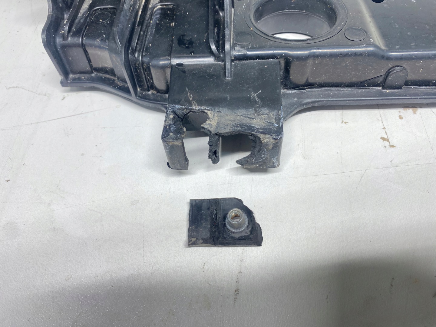 support panel for radiators WZMOCNIENIEKIA SORENTO IV 20-25 64101-P2000