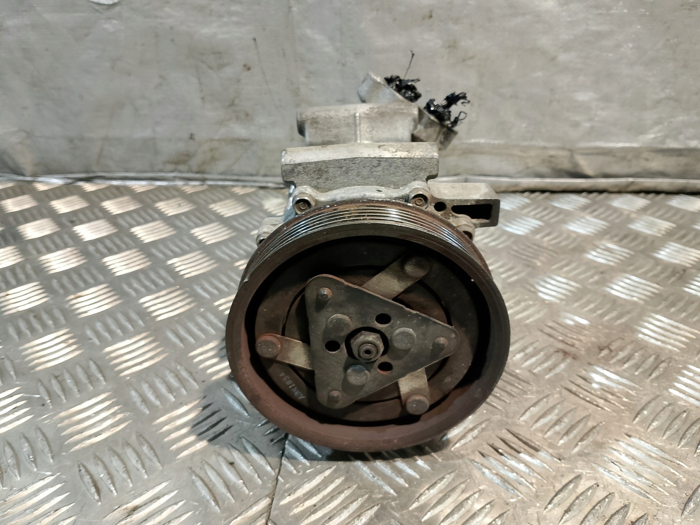 compressor compressor; of the air conditioning RENAULT CLIO III 3 1.6 B 8200365787