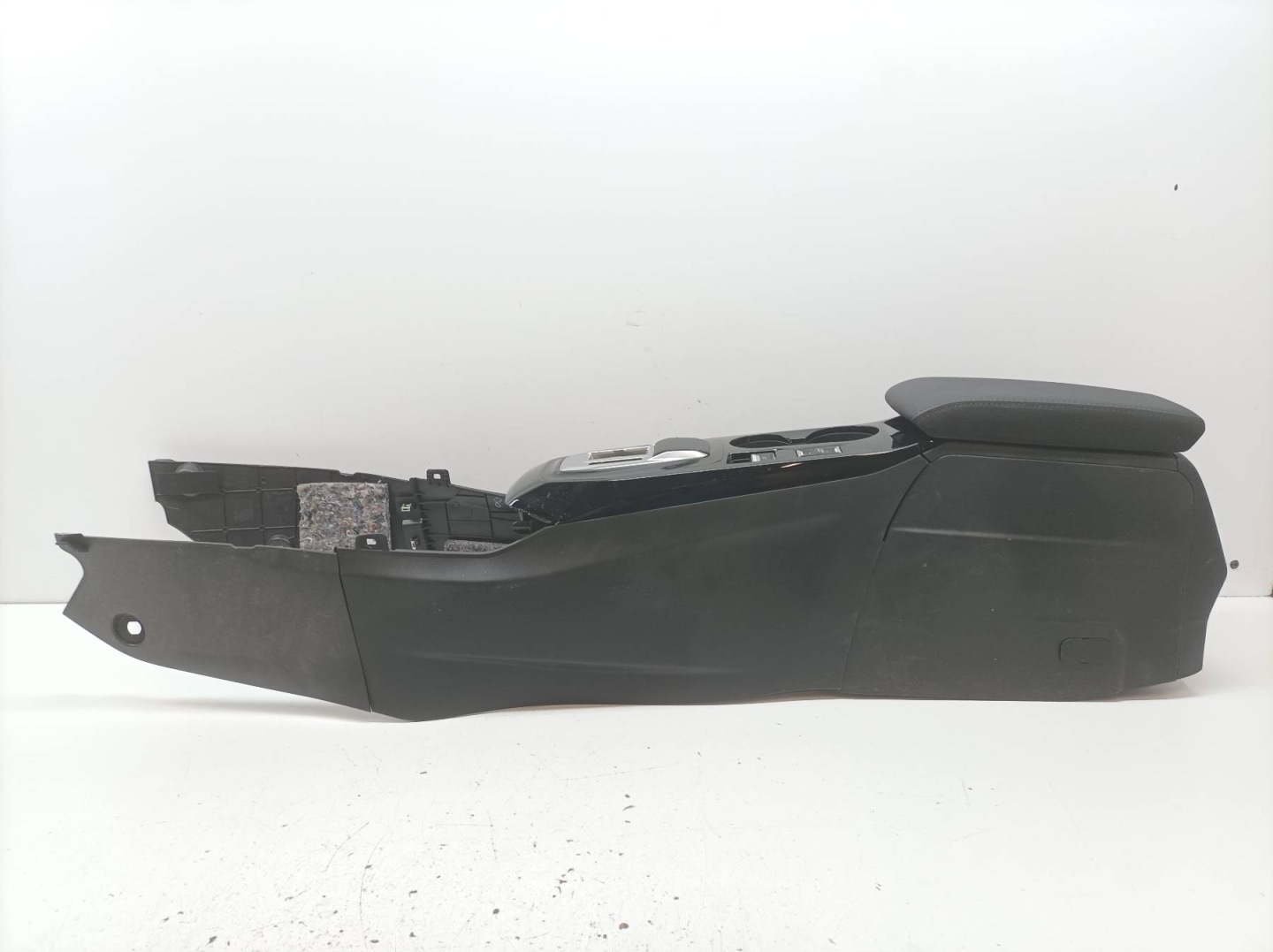 TUNEL central armrest DEKOR Peugeot 2008 II (2019- )