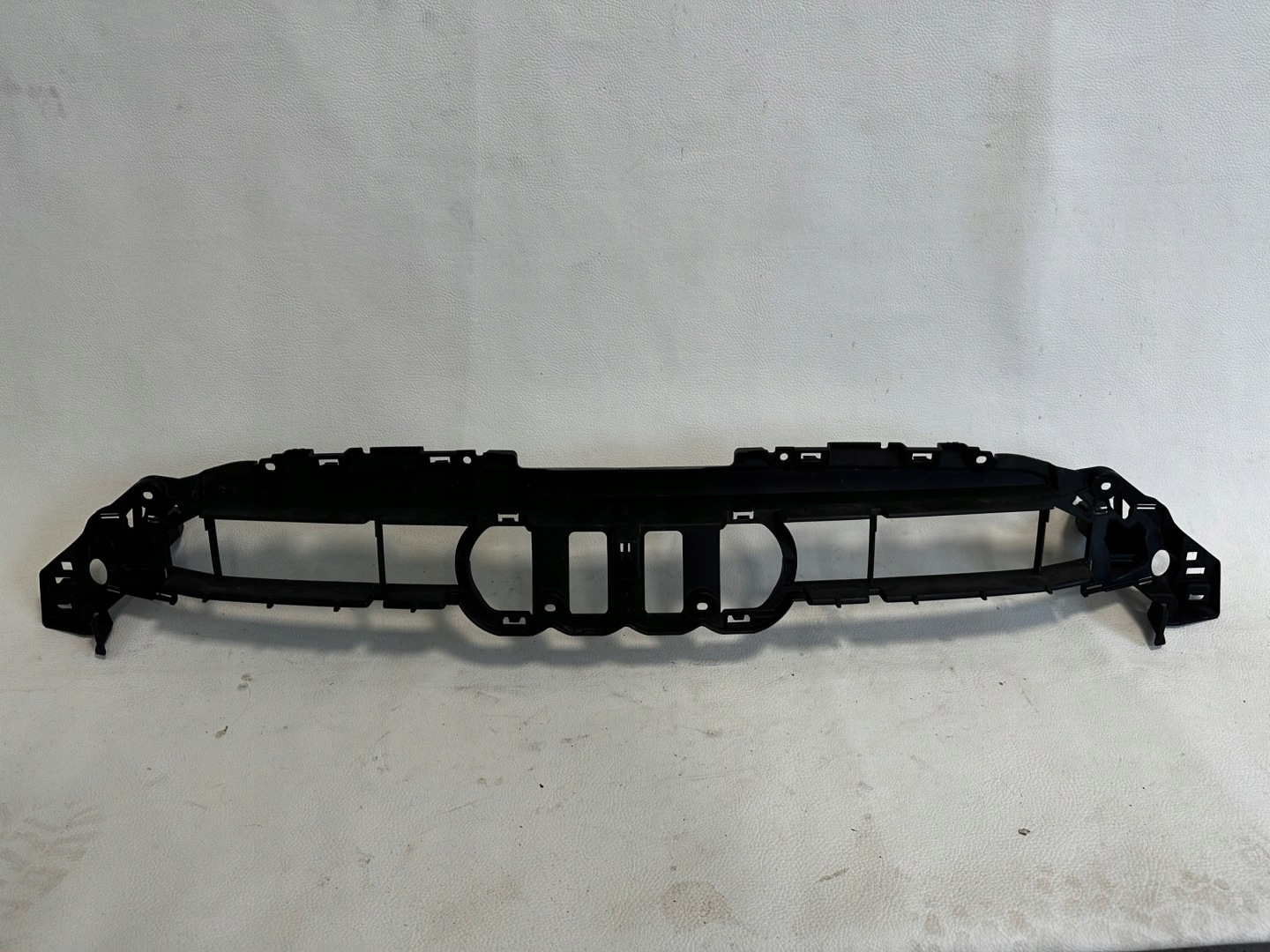 Audi A3 V8 LIFT pillar grille 8V3