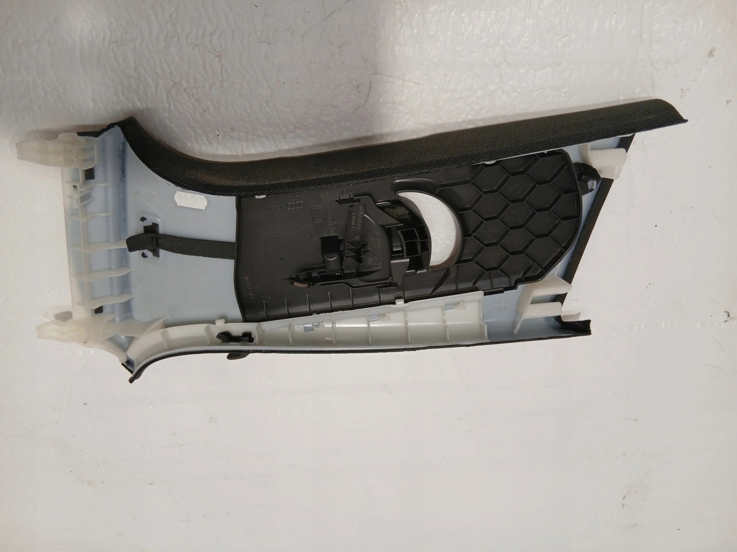AUDI A4 B9 LIFT cover side SLUPKA B right 8W0867244E