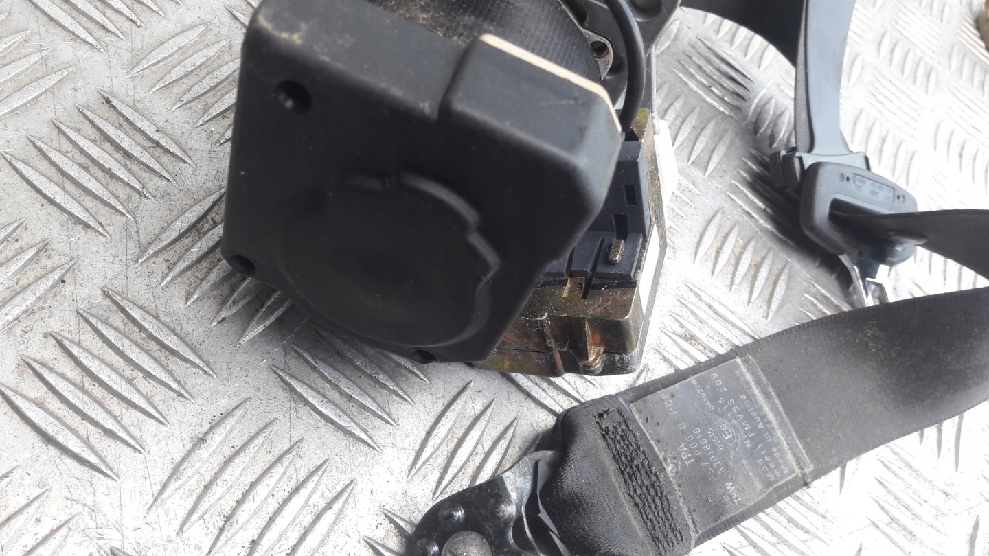 VW PASSAT B5 Gurten Sicherheits rechts heck 3B9857806D