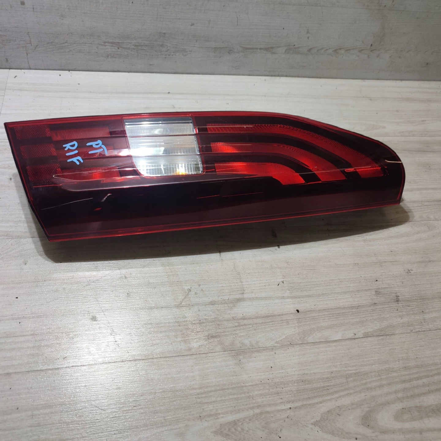 light rear rear part side right Peugeot Rifter 9820555280