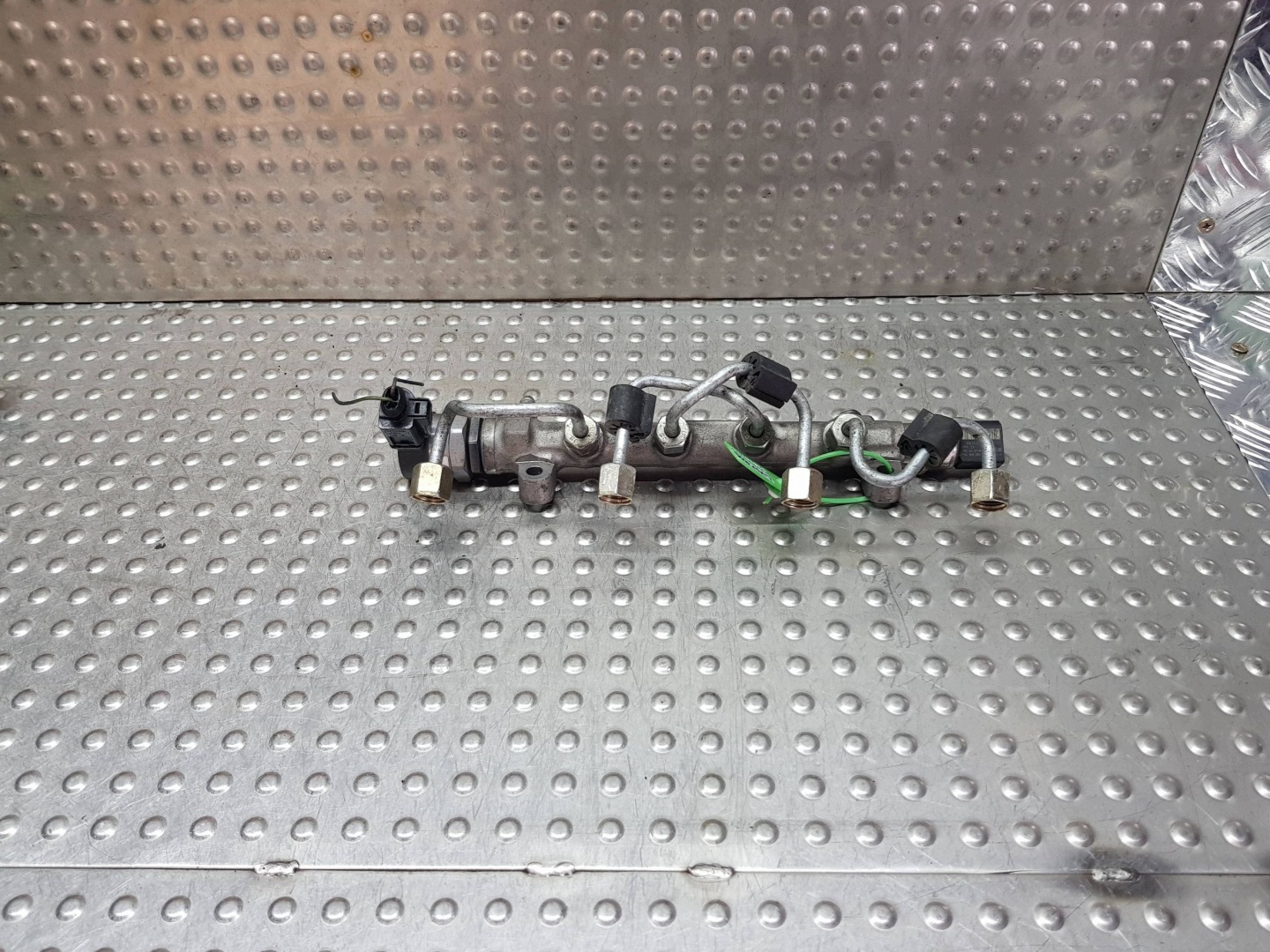 rampe injection capteurs 04L089B OCTAVIA III A3 8V LEON GOLF VII 2.0 TDI