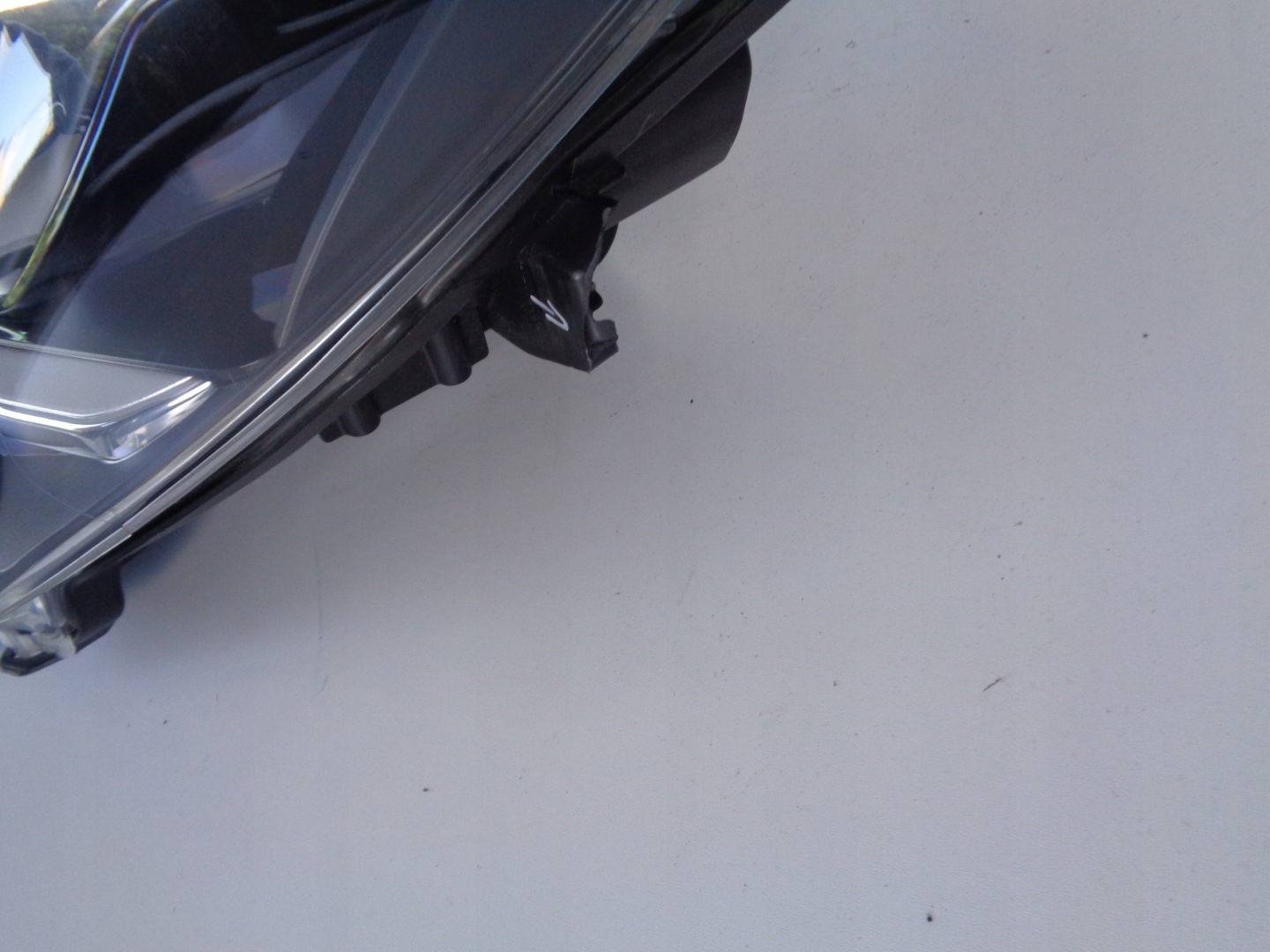 light left REFLEKTOR TOYOTA YARIS IV 17