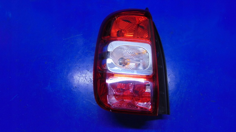 licht links heck LIFT DACIA DUSTER und 10-17R