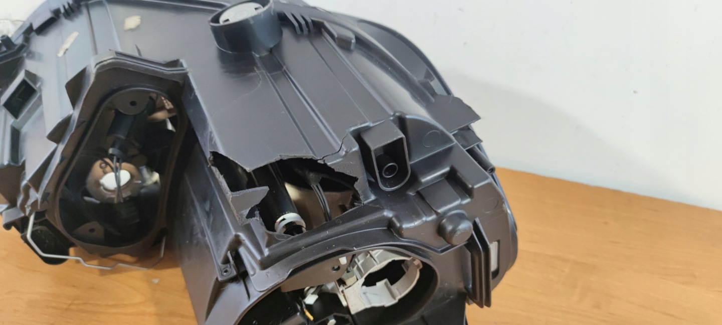 GOLF SPORTSVAN left light front REFLEKTOR ZWYKLY
