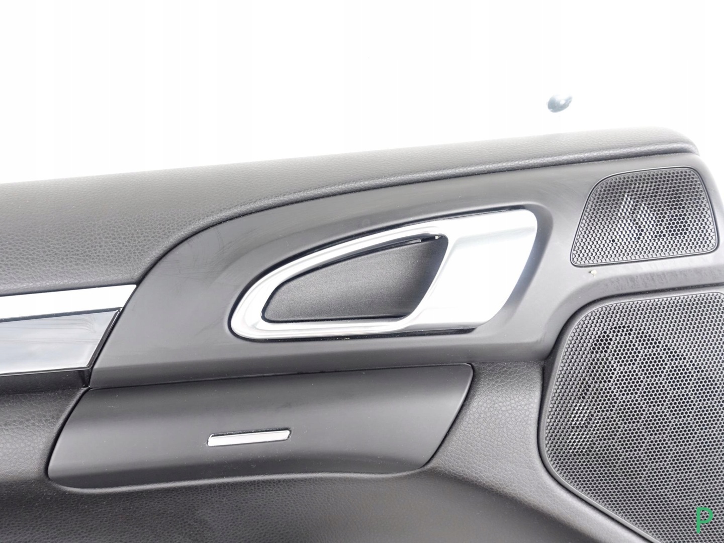 PORSCHE CAYENNE 7P5 10-14 upholstery left rear part leather