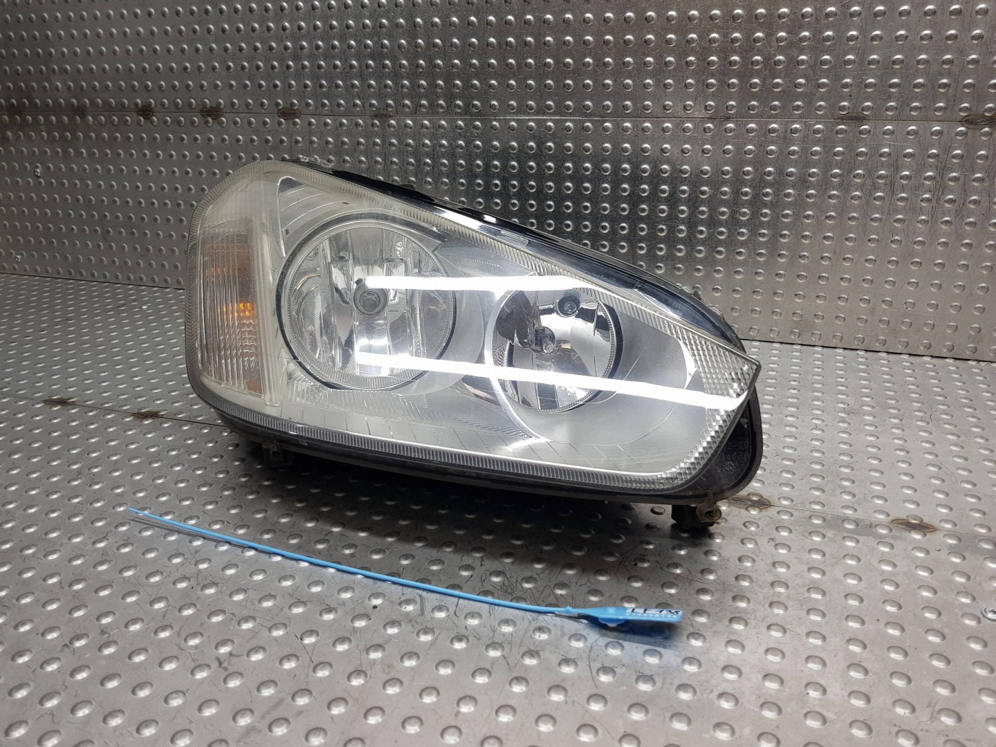 light REFLEKTOR right front HELLA 7M51-13W029-AC FORD C-MAX MK1 LIFT