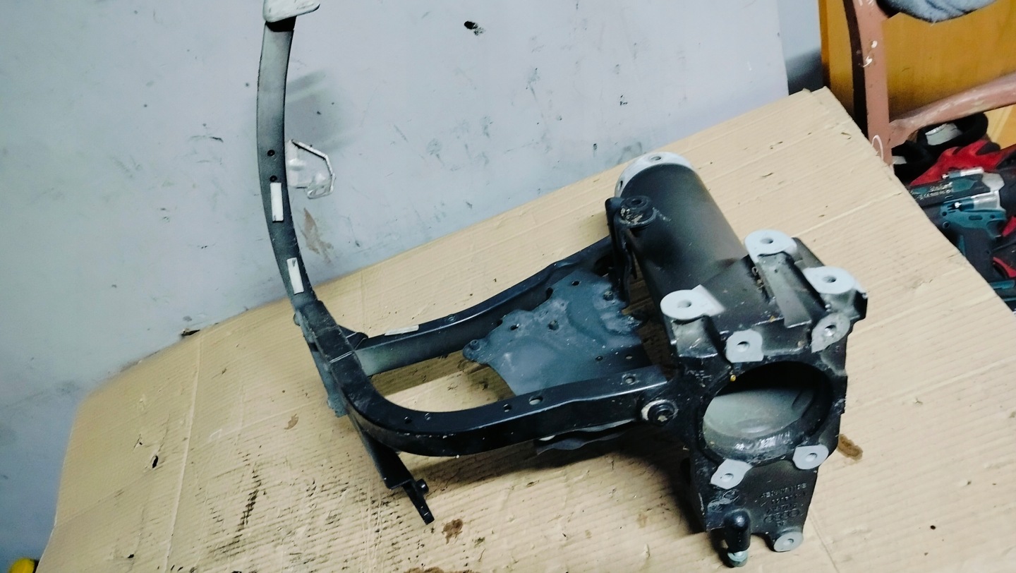 bracket console of a fender right front holder AUDI A8 D3 beam tip