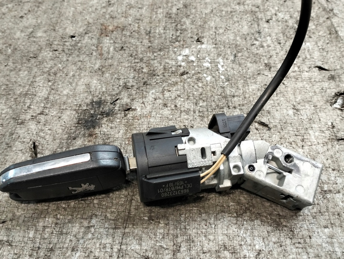 ignition + key PEUGEOT 301 OD 2012r E1105995