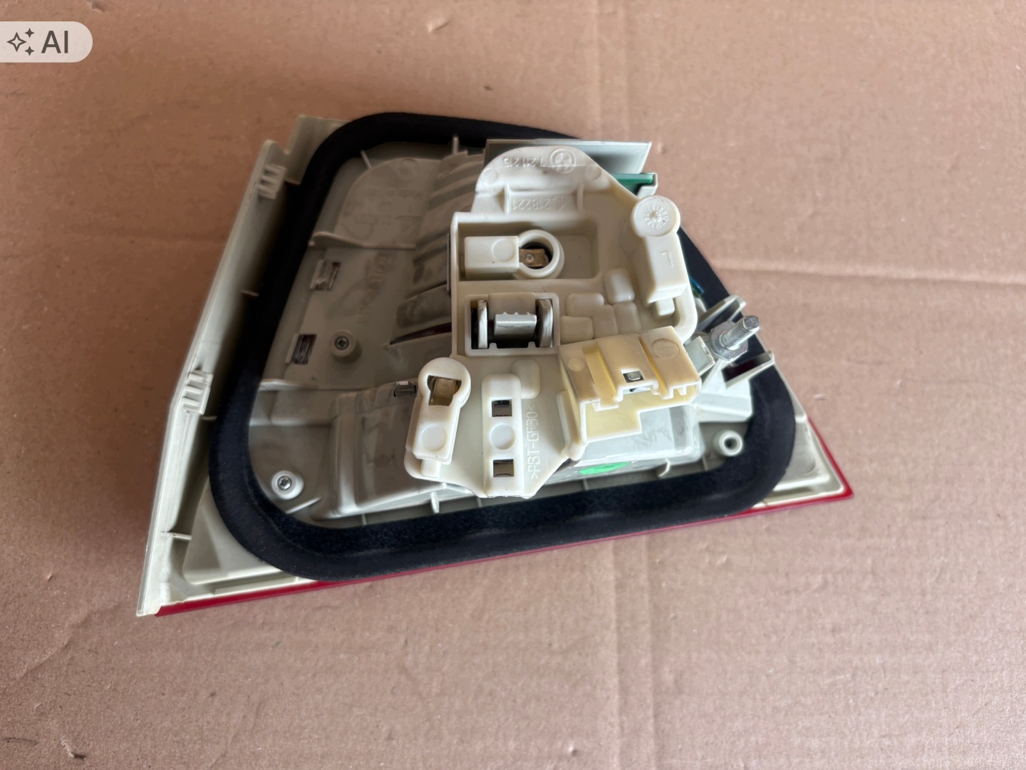 BMW E91 light left rear part to the bonnet 7154161