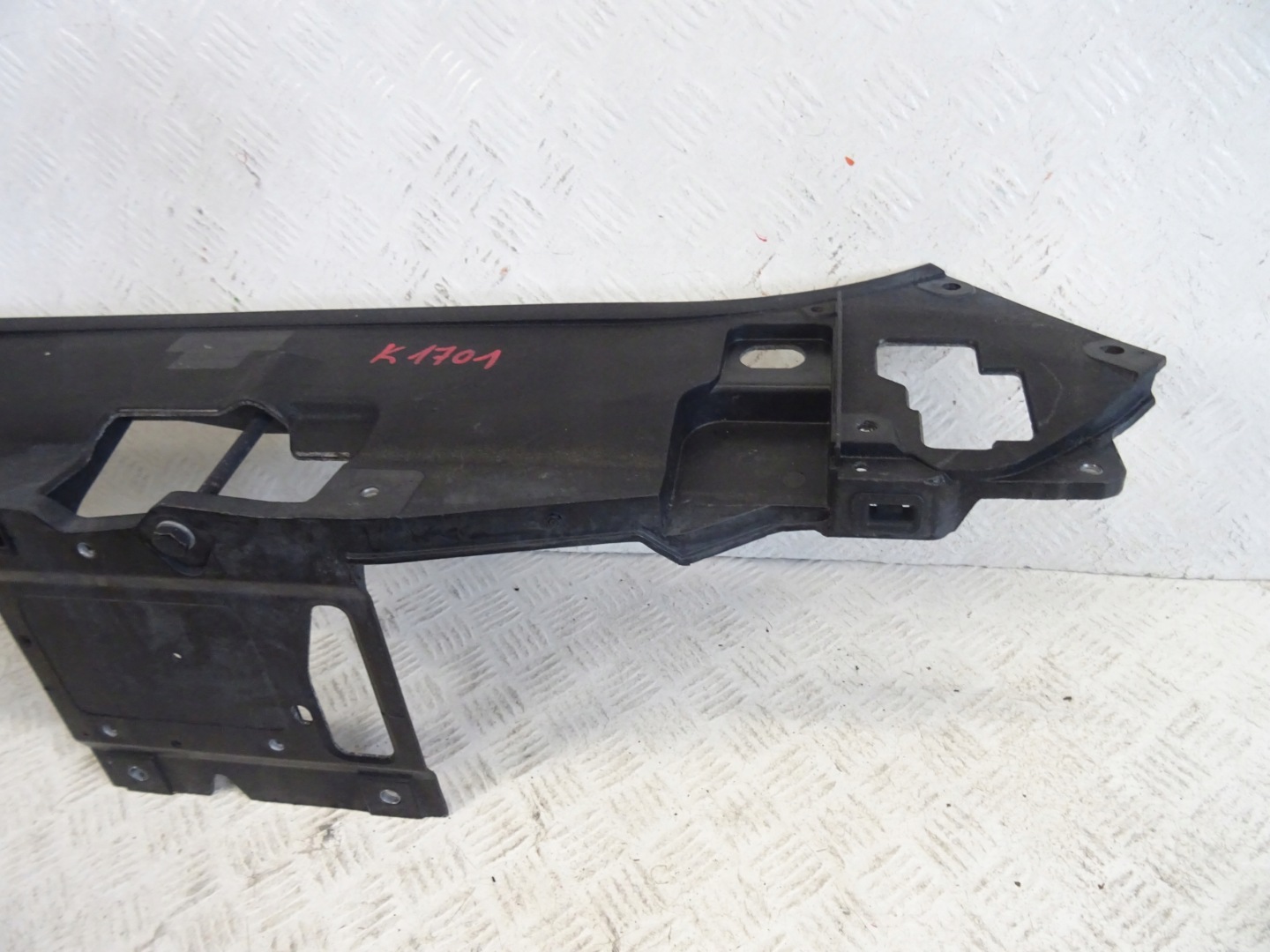 support panel for radiators pillar upper MERCEDES S-KLASA W222 A2226223800