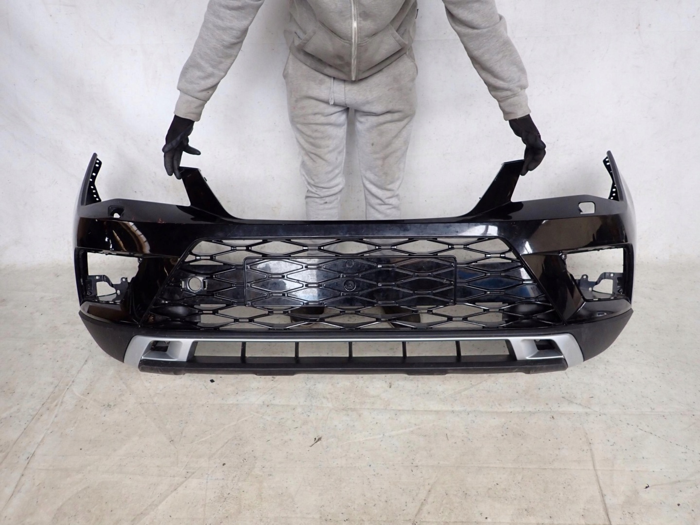 SEAT ATECA 16- bumper front front washers PDC 575807221