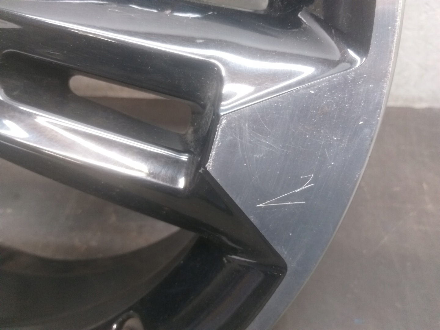 disk hliníkový AUDI Q2 81A 7J 18" ET40 5X112 81A601025AM