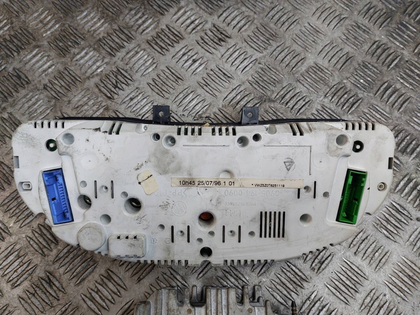 running board STARTOWY VOLKSWAGEN PASSAT B5 028906021DT 4D0905851E