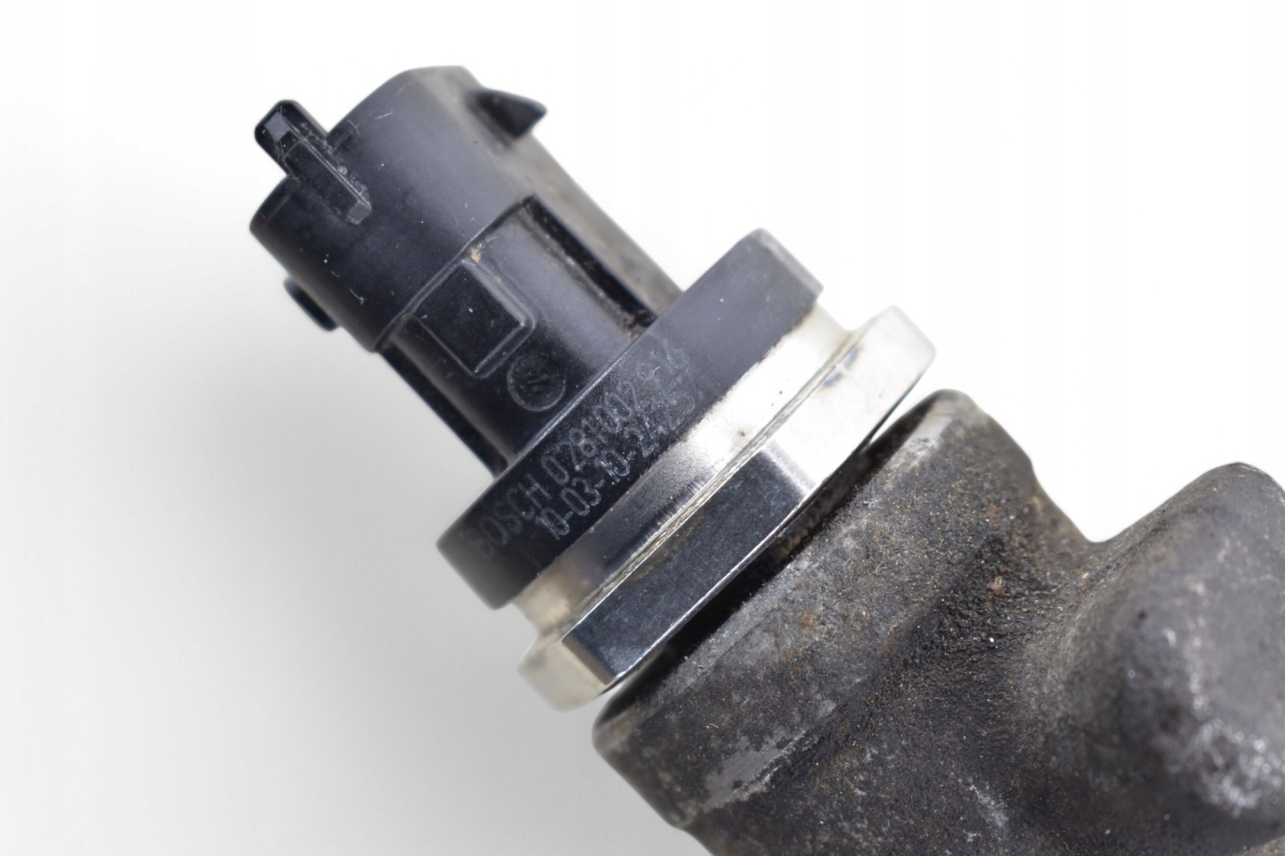 injection ramp sensor RENAULT TRAFIC II OPEL VIVARO 2.0 DCI 8200954113-A