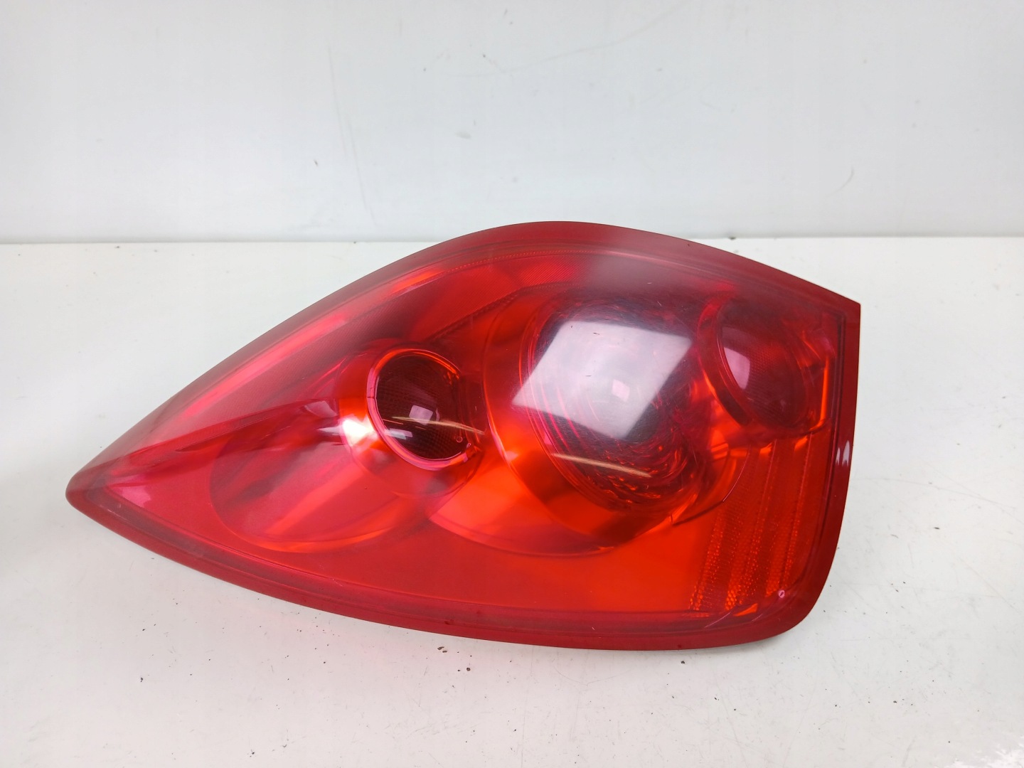 NISSAN PRIMERA P12 light left rear part HB