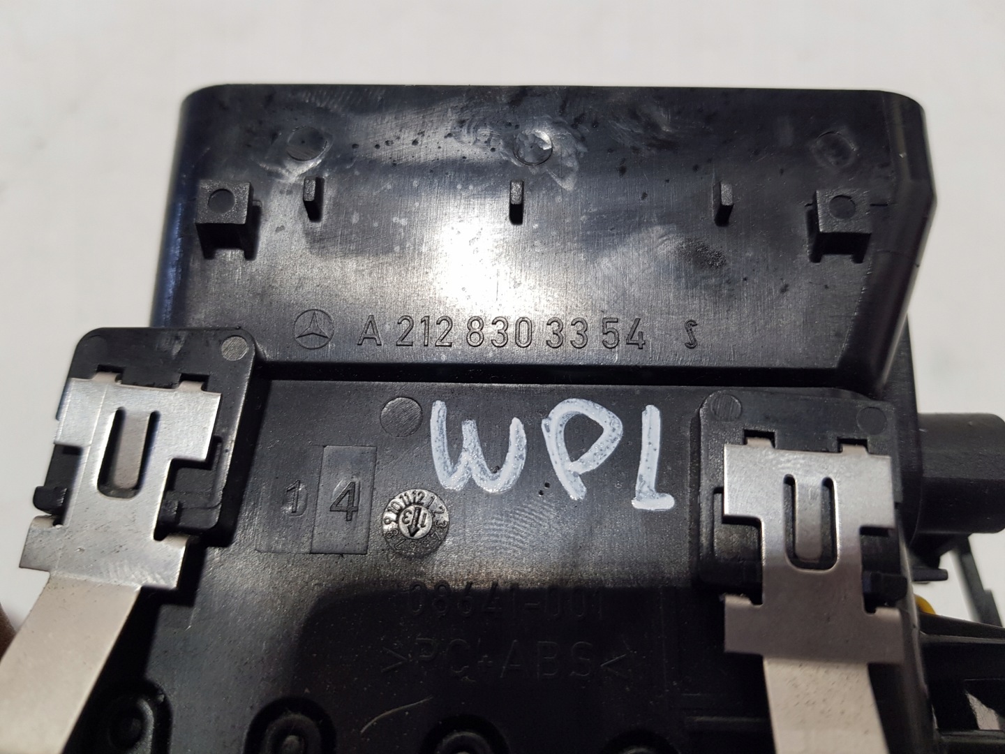 grid air conditioning devices left MERCEDES W212 LIFT 2128303354