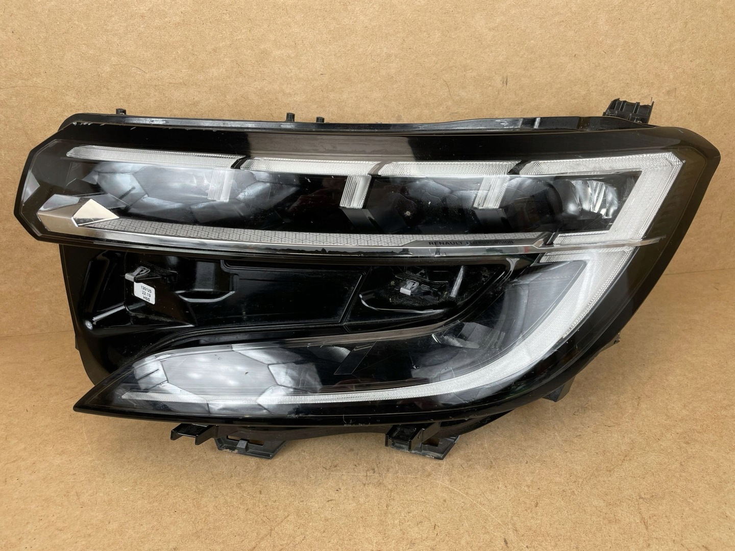 light front FULL LED left front RENAULT AUSTRAL 2022-2026 260606399R