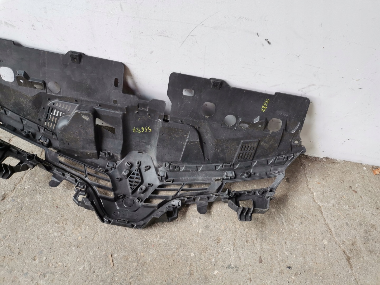 Grill Grill der Stoßstange RENAULT CLIO IV 2012-2016 622563184R