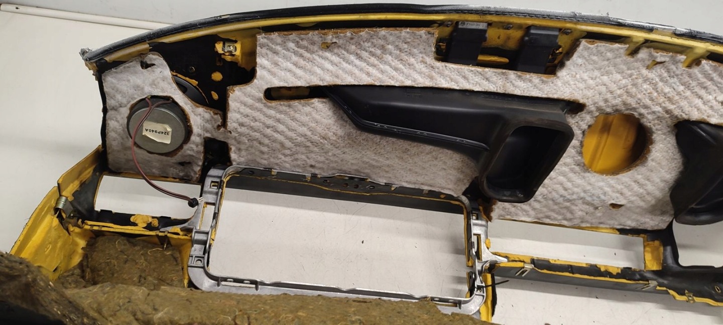 dashboard console Mercedes W124 2,2b