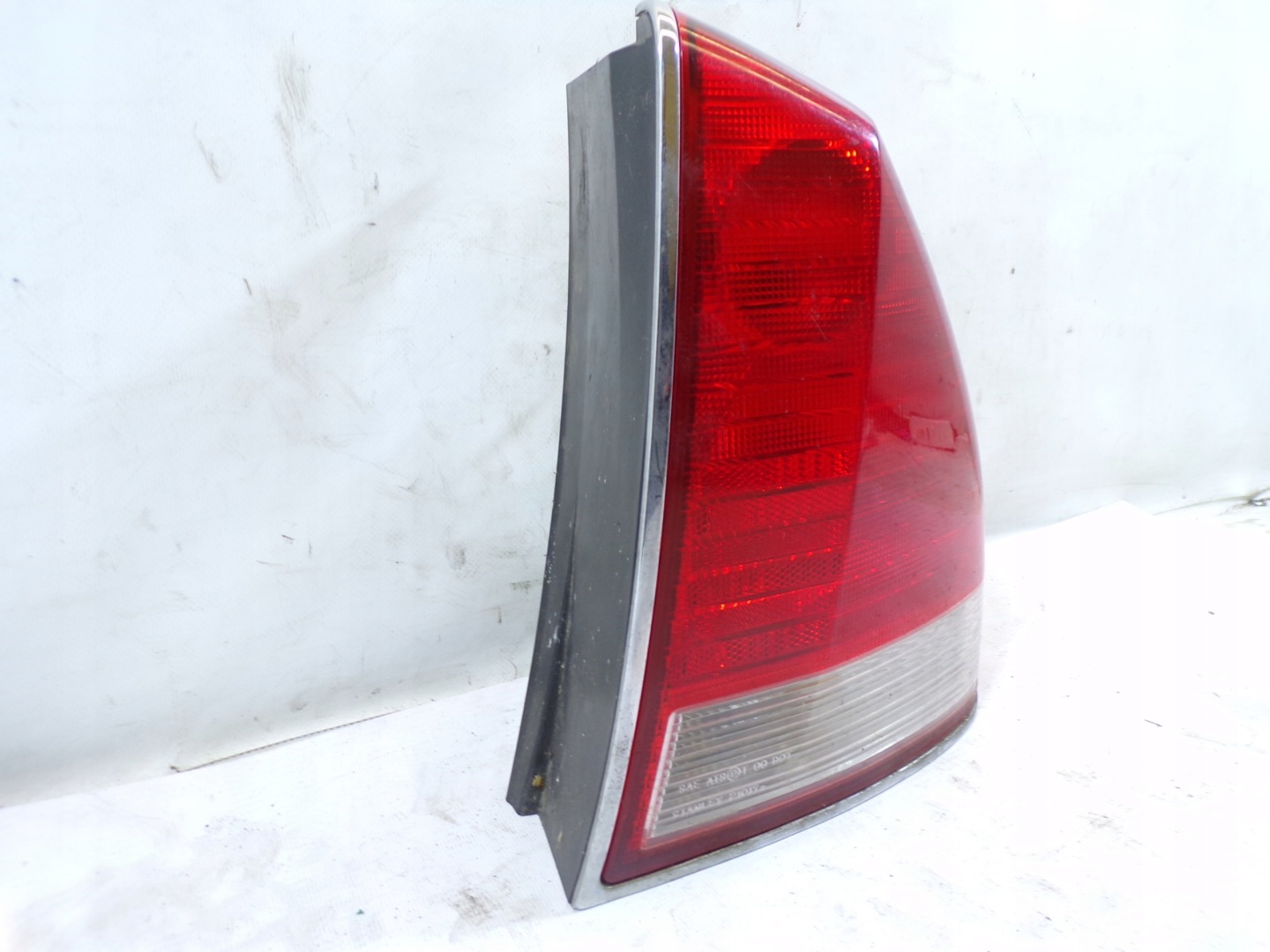 light rear rear part right MITSUBISHI DIAMANTE