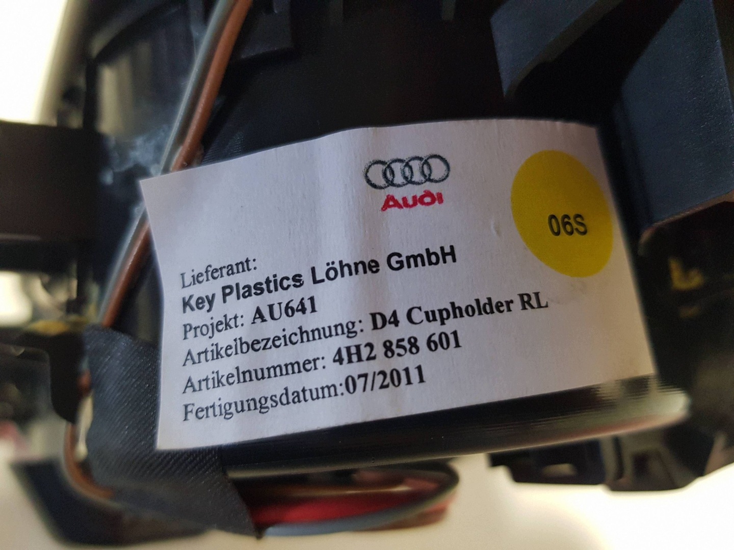 bracket KUBKI CUPHOLDER AUDI A8 D4 4H 4H2858601D