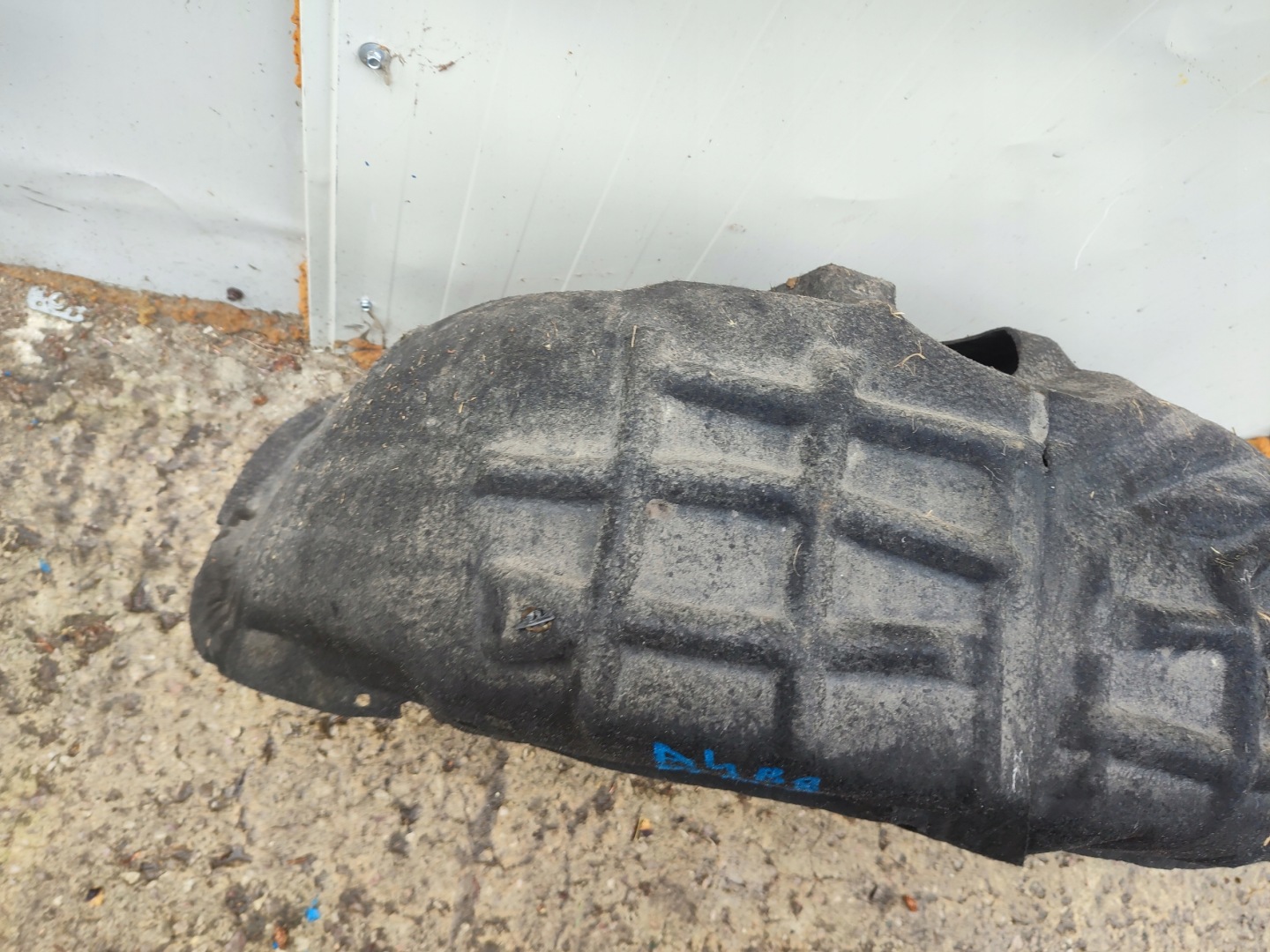 mudguard right rear part right rear. Audi A4 B8