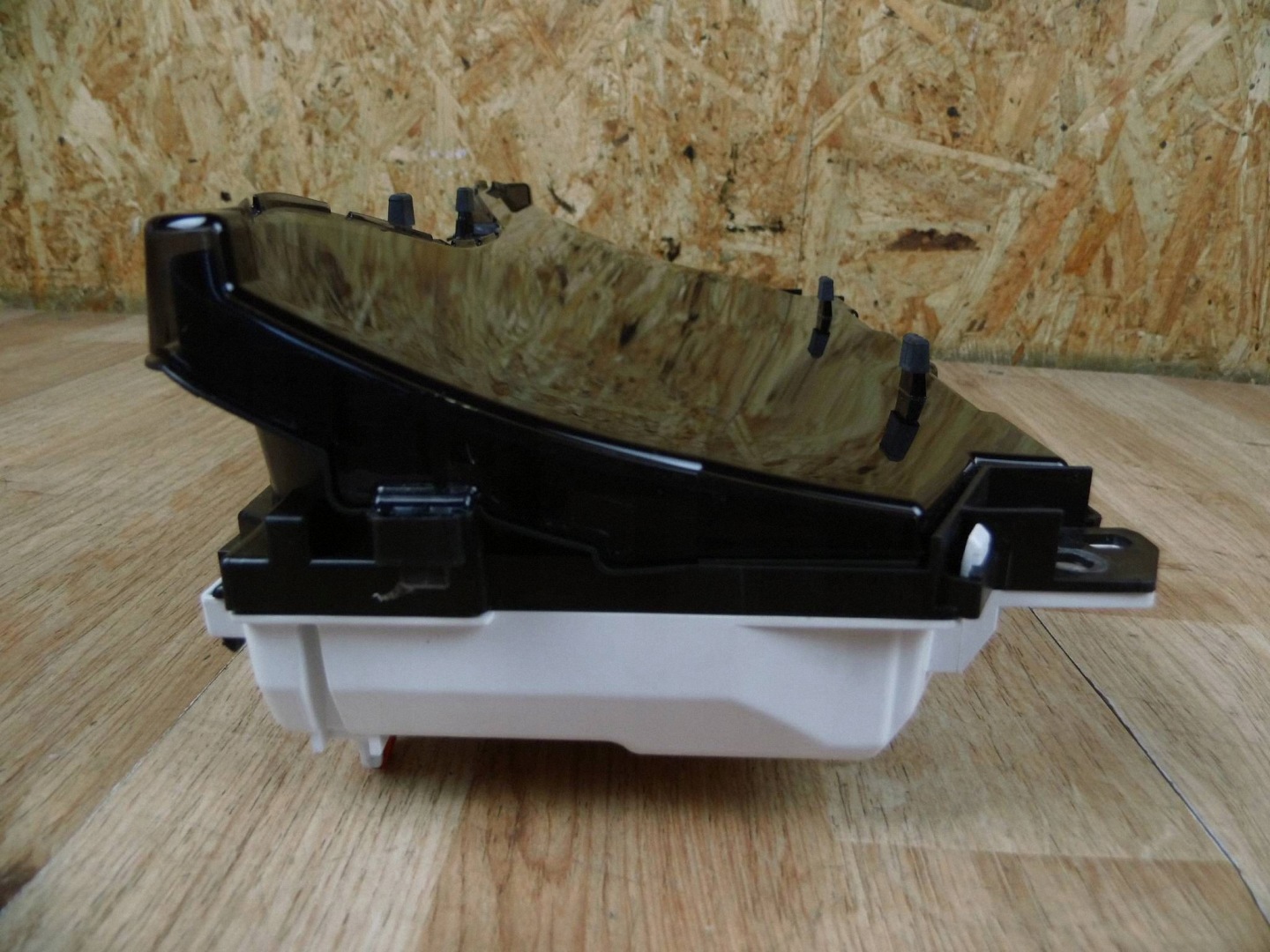 Toyota Yaris Cross 1.5 HYBRID dials