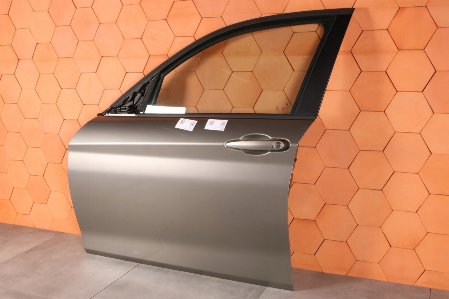 BMW 1' F20 door left front window complete C08 PLATIN SILBER METALLIC