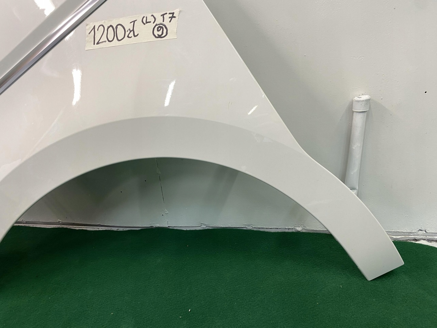 Transporter Multivan T7 21- fender front front left Bialy do zalozenia