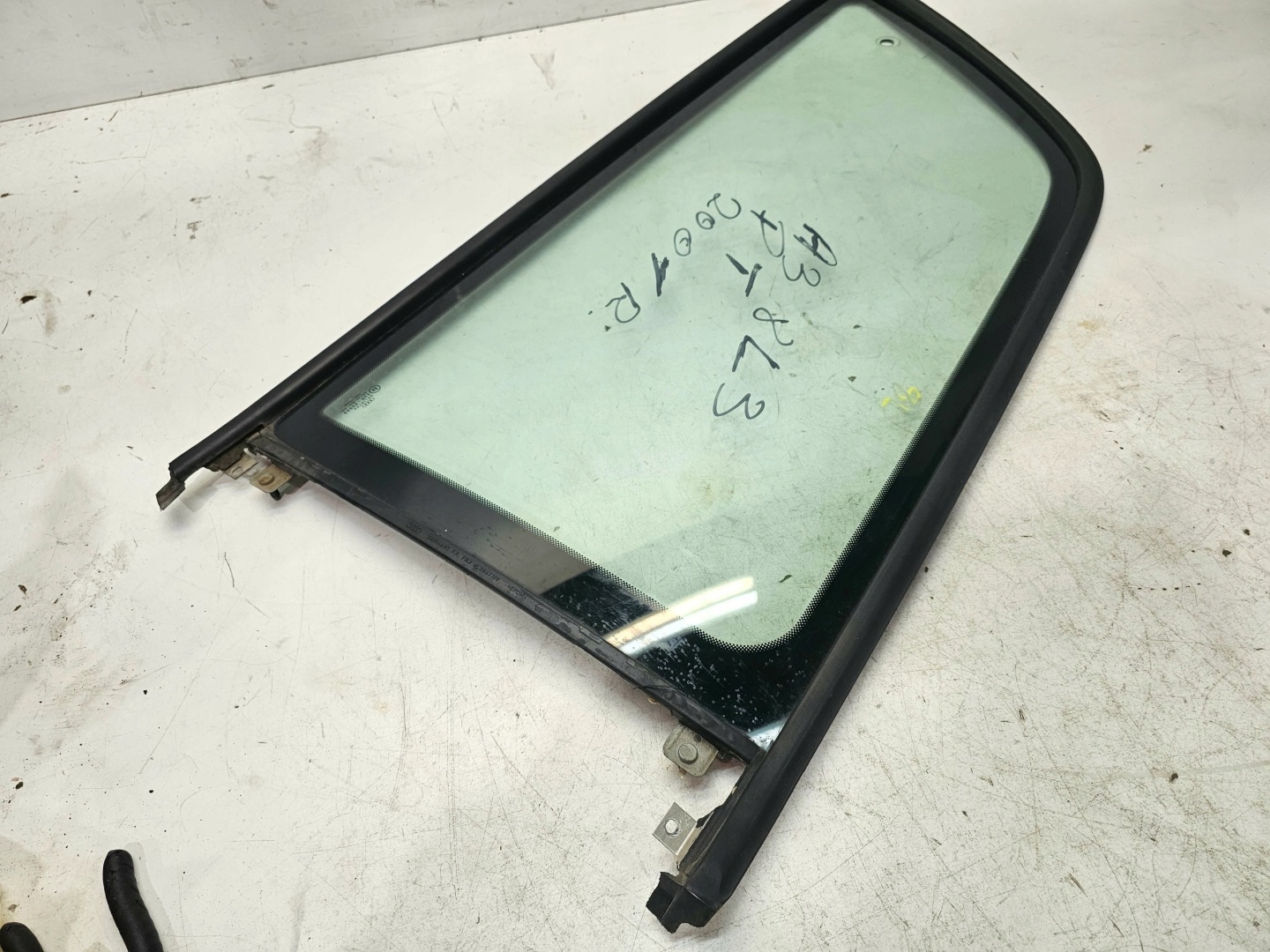 window bodywork right rear part AUDI A3 8L 2001 ROK 8L3847100