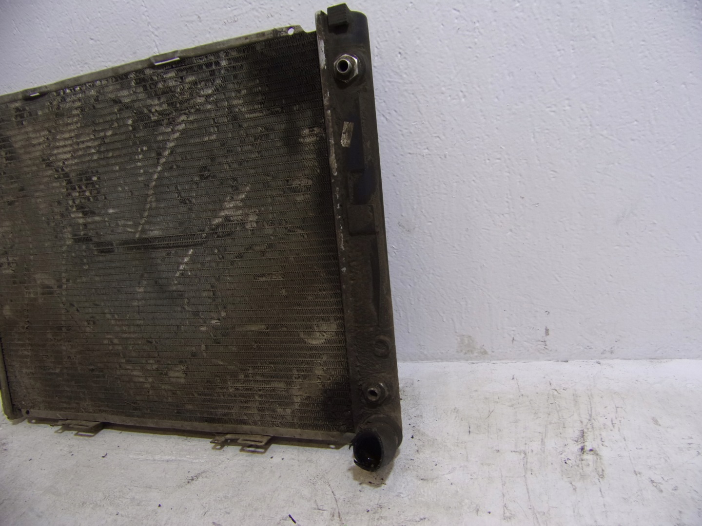 water cooler MERCEDES-BENZ W124 3.0