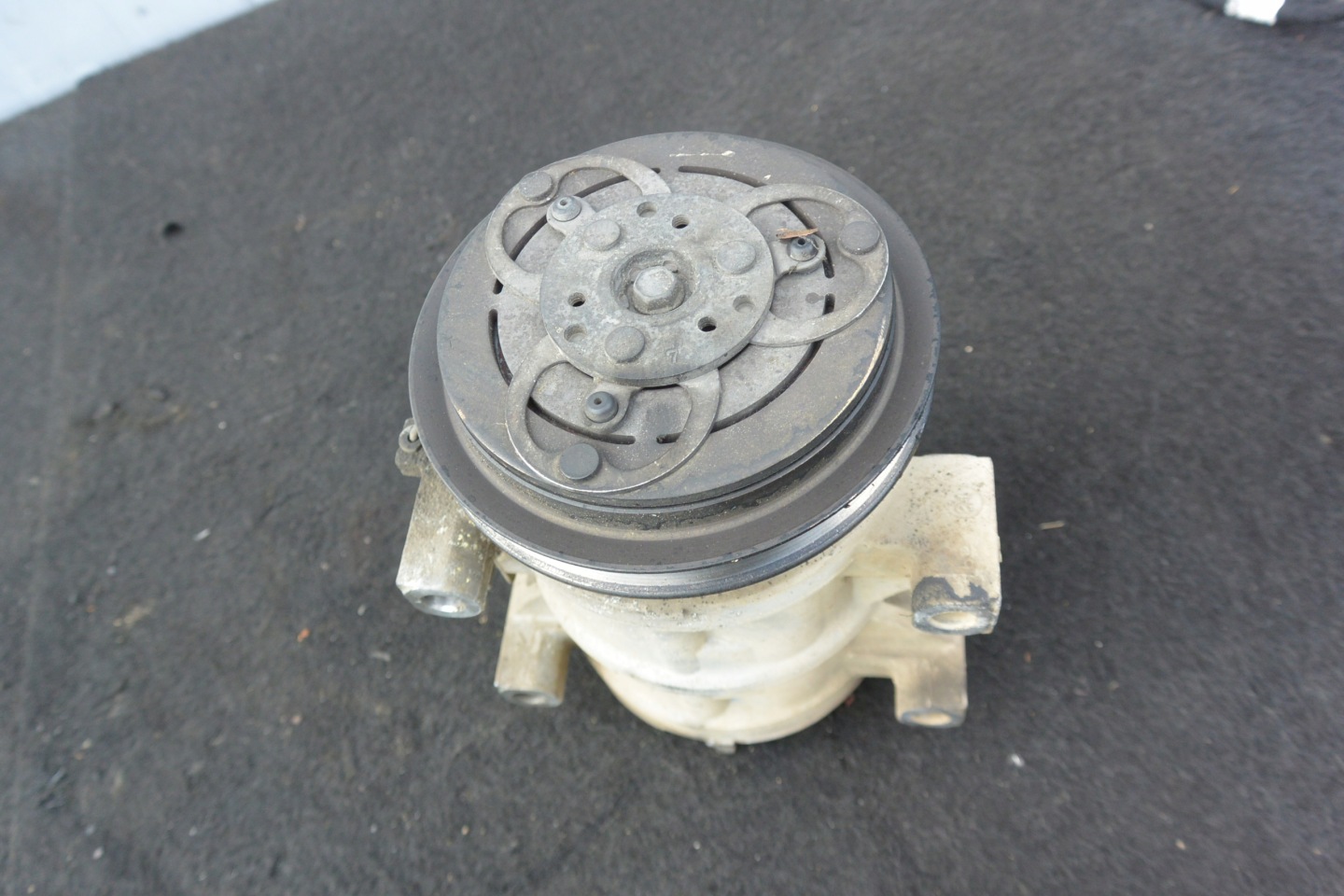 Klimakompressor klimaanlage 2.5 D NISSAN NAVARA D22