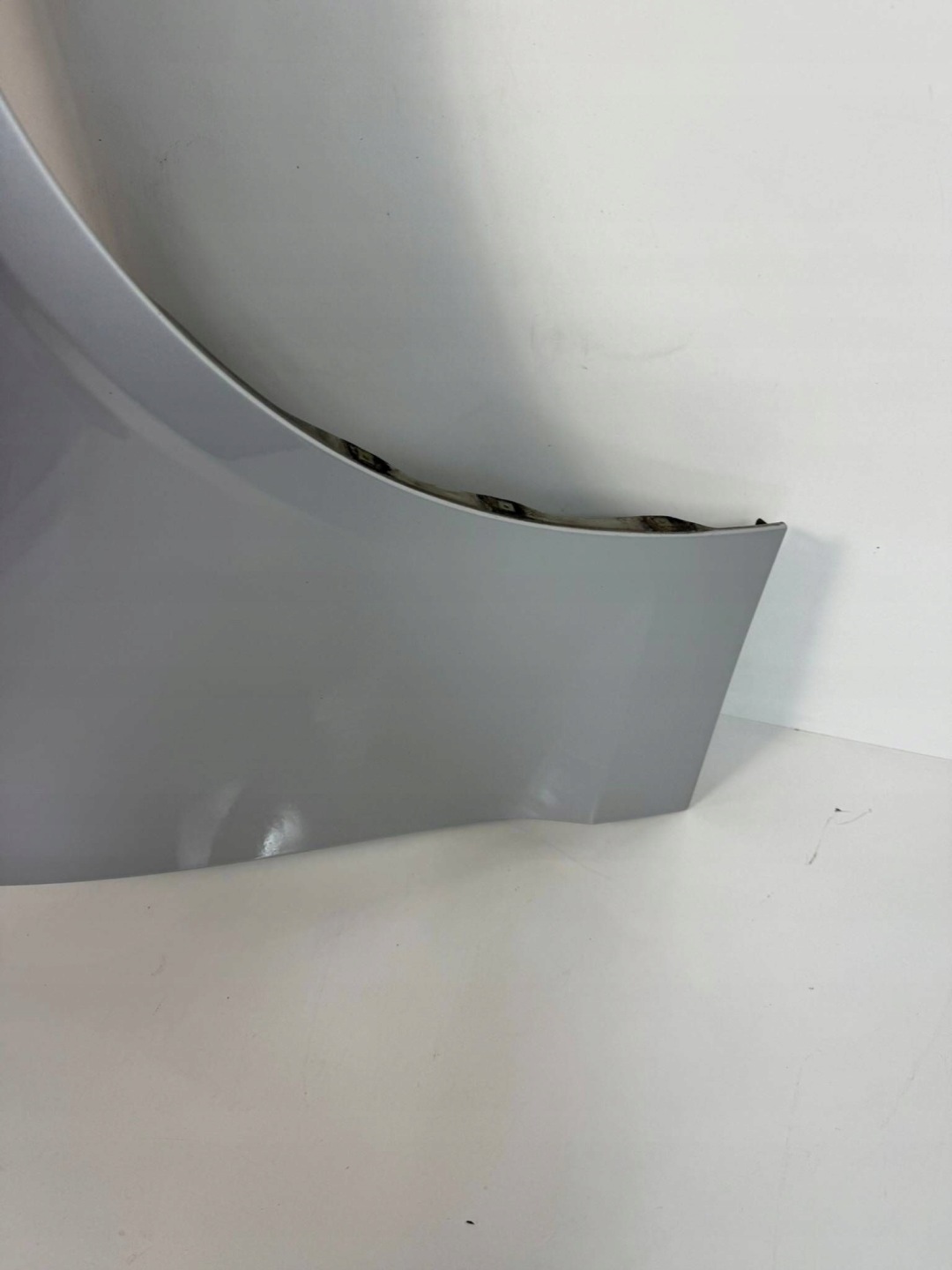 Volvo V60 II 2022 fender front right 31468171 711