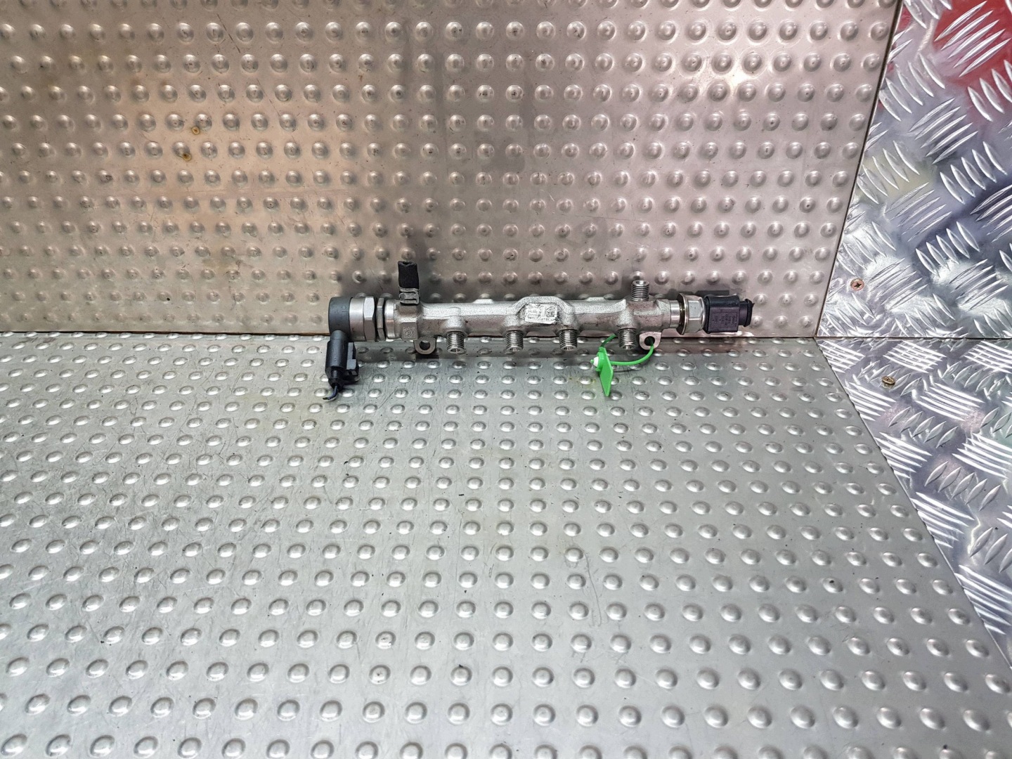Rampe injection Capteurs 04L089B OCTAVIA III A3 8V LEON GOLF VII 2.0 TDI