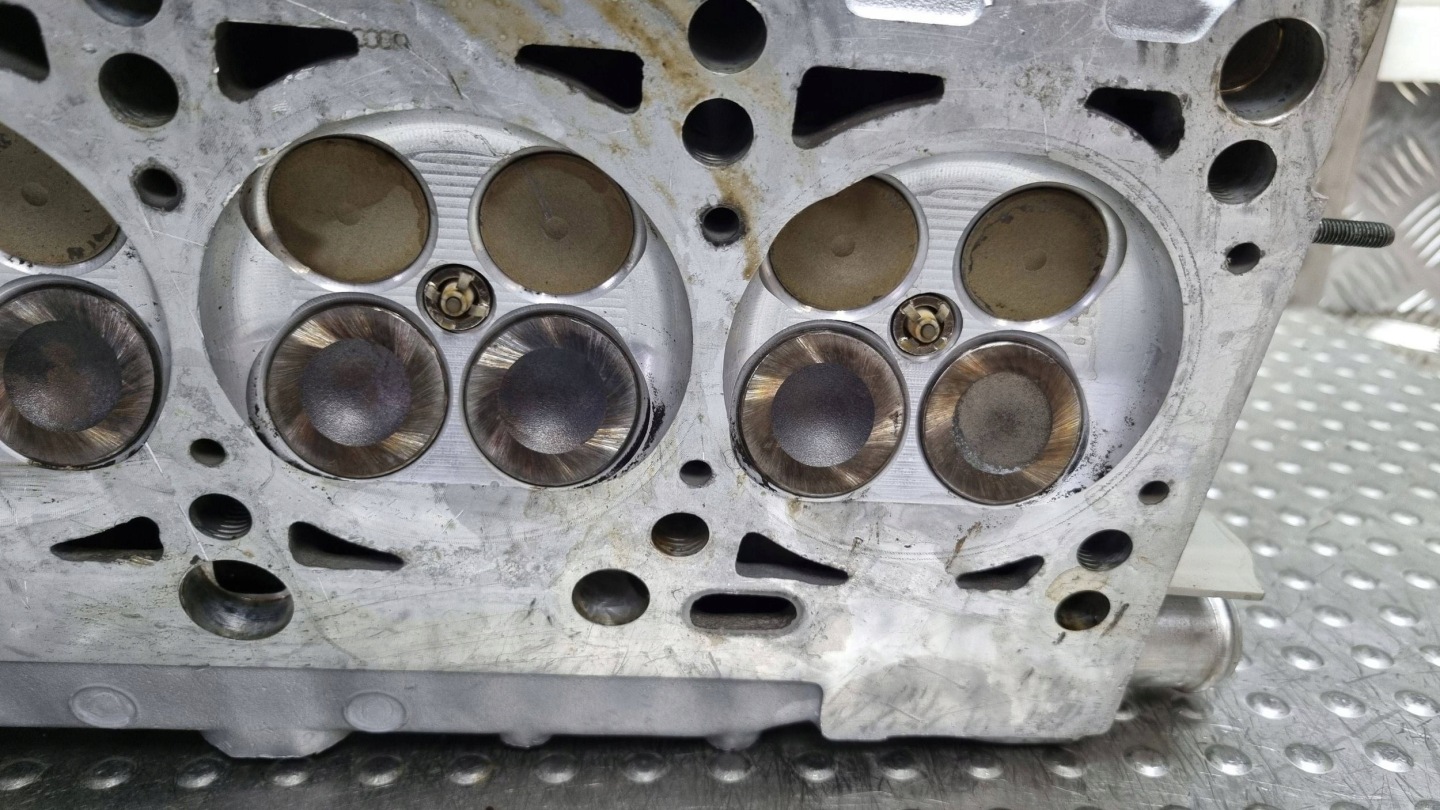 TESTATA Motore Destro 077103373AE AUDI A8 S8 D2 4.2 B V8 ABZ