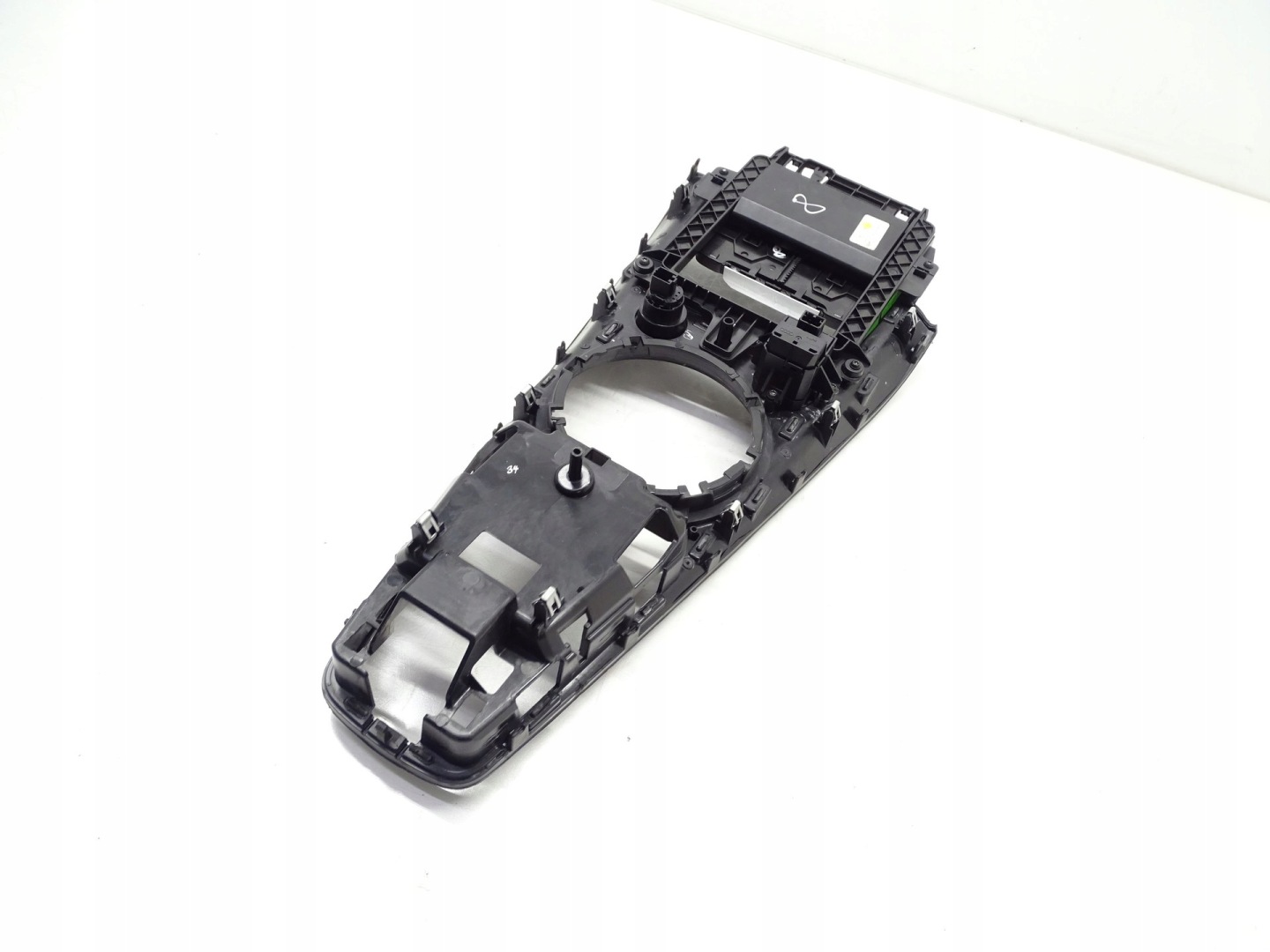 RAHMEN mitte KOKPITU AUDI TT 8S2863276