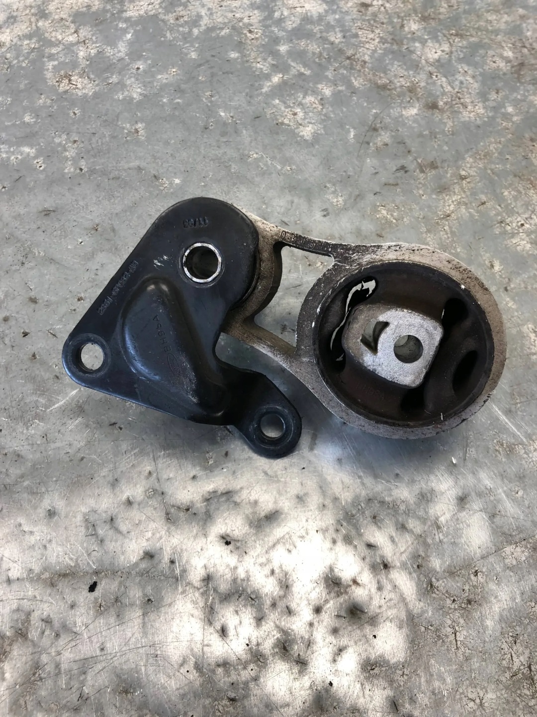 holder engine mount FORD FUSION 2S61-6P082-AB