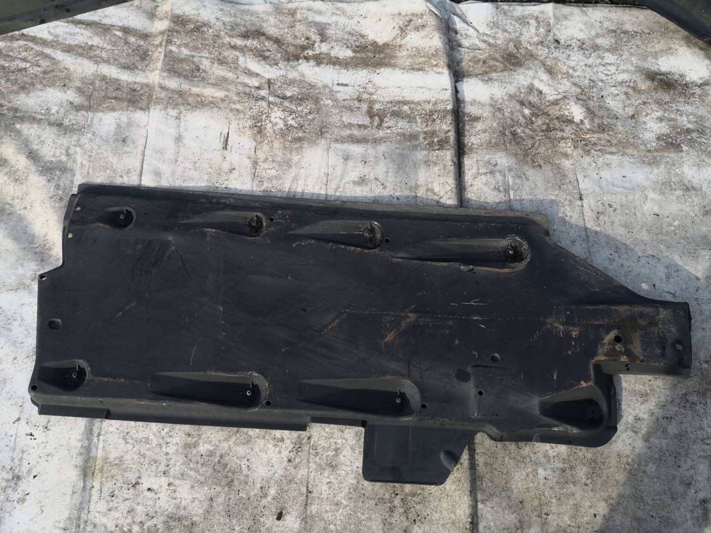 cover chassis right AUDI A1 POLO V 6R0825202