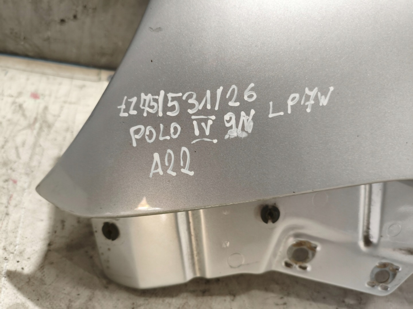 parafango sinistra VOLKSWAGEN POLO IV 9N LP7W