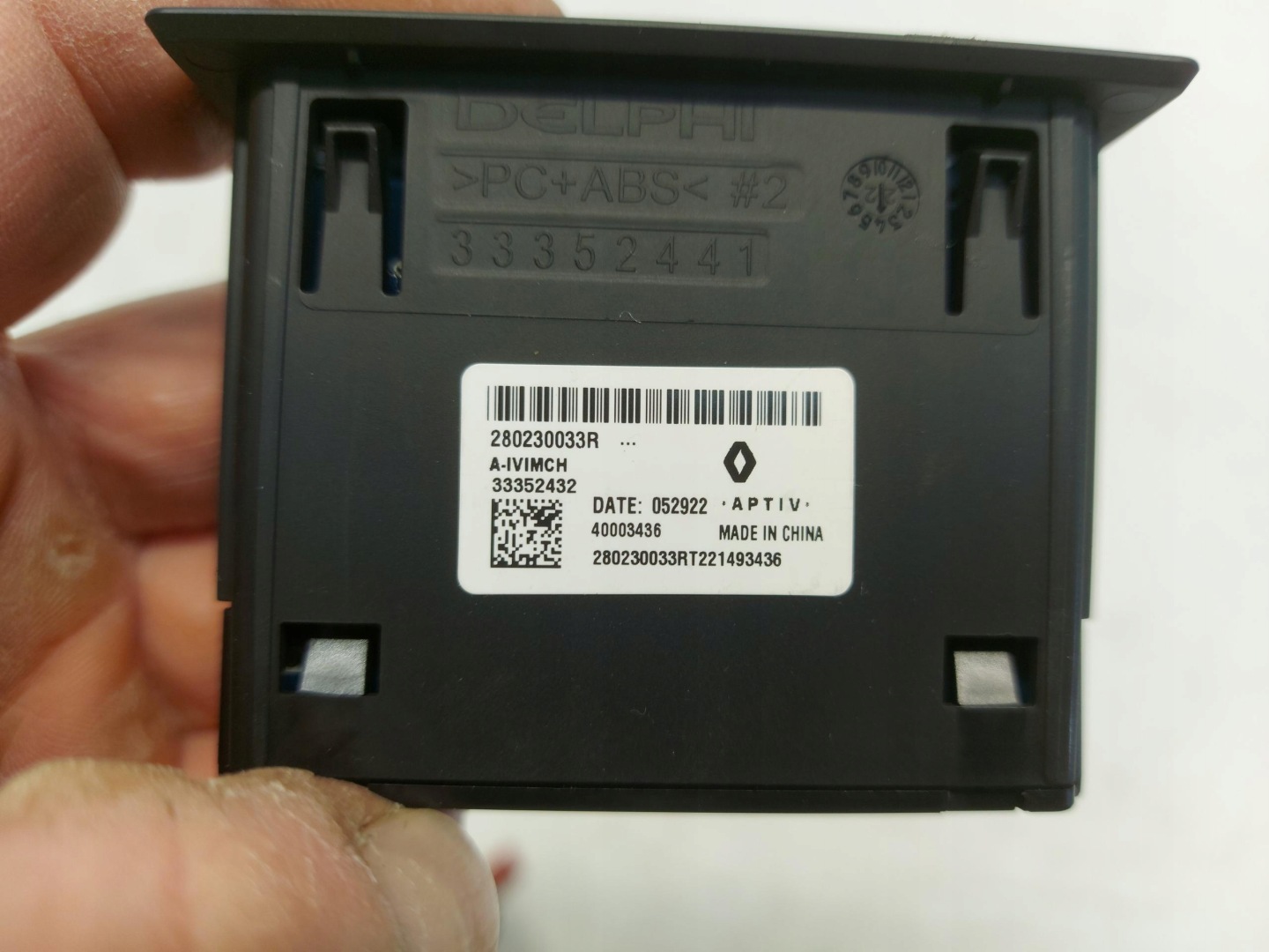Renault Arkana, RS-Line adapter PORT connector USB 280230033R