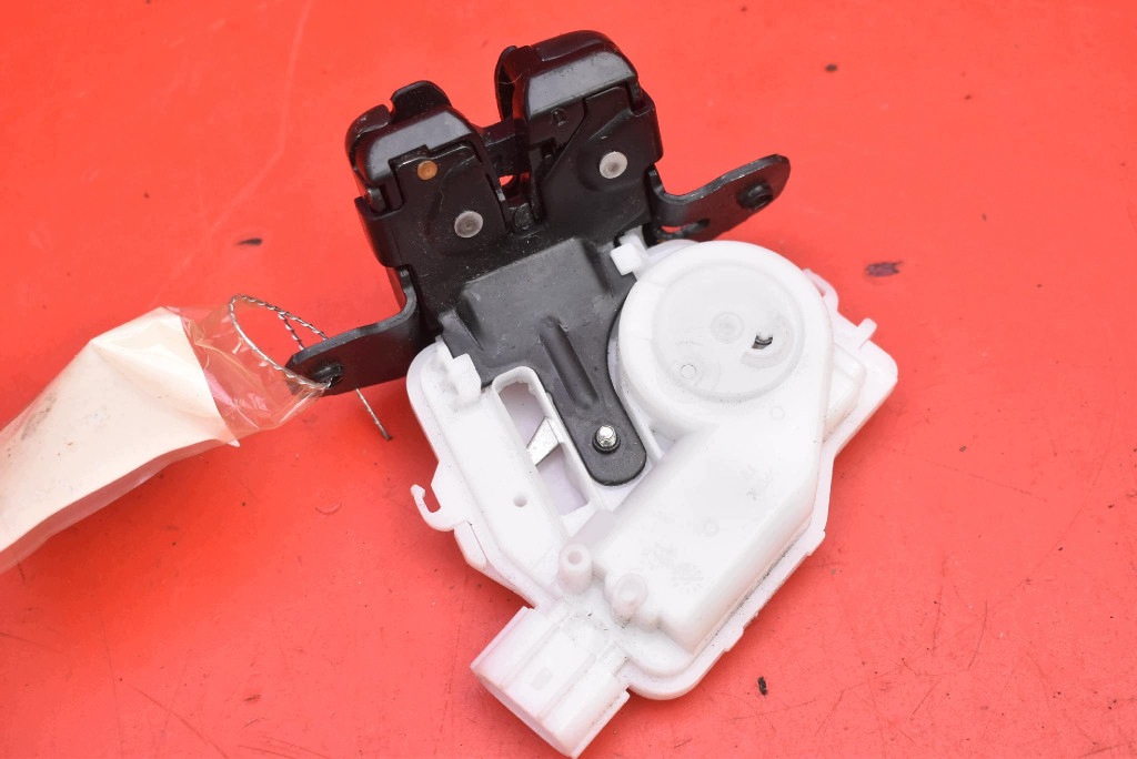 lock bonnet rear part boot TOYOTA YARIS 4 IV 5D 20-24