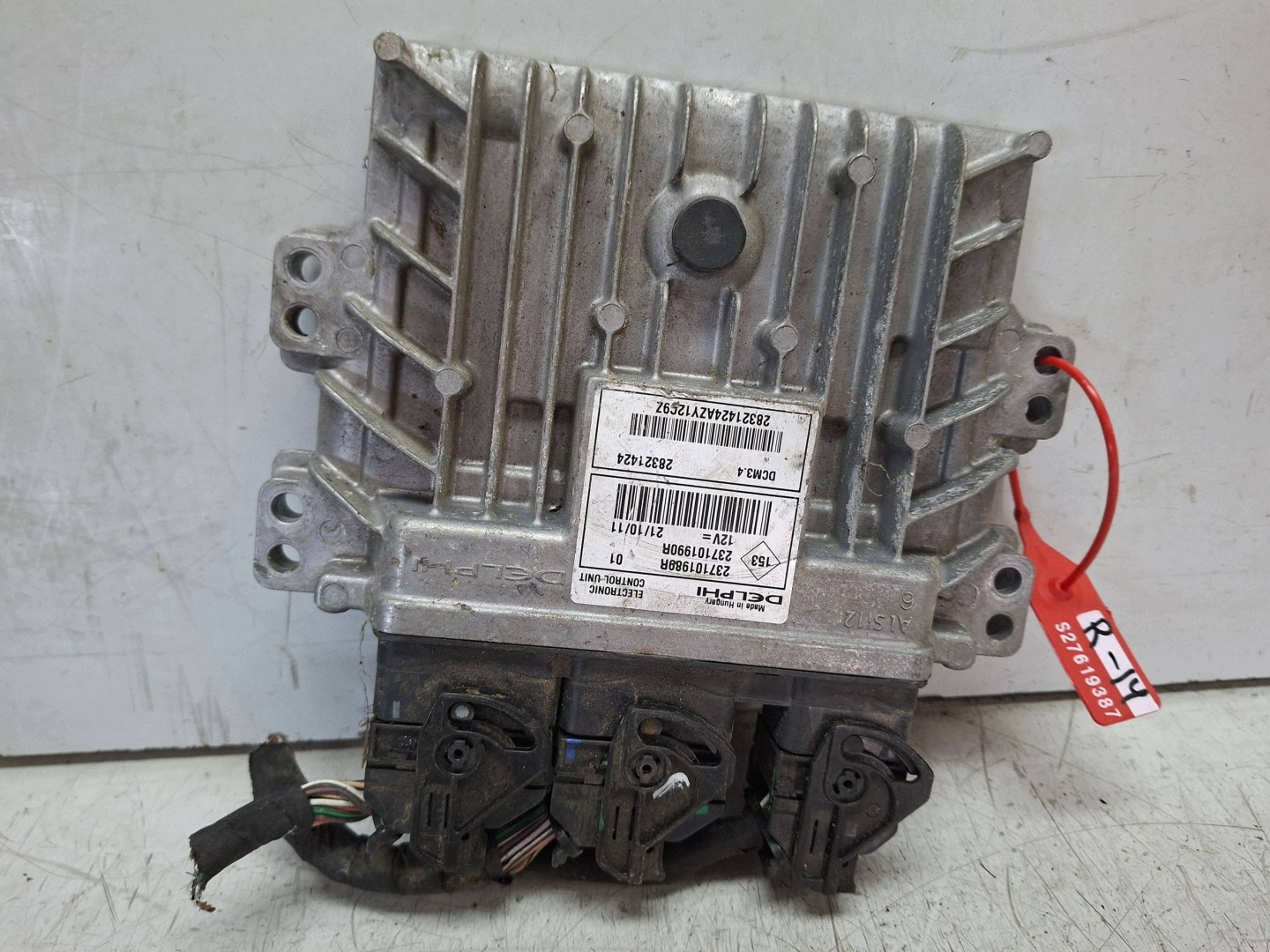 control unit of the engine computer 237101989R 237101990R RENAULT 1.5 DCI