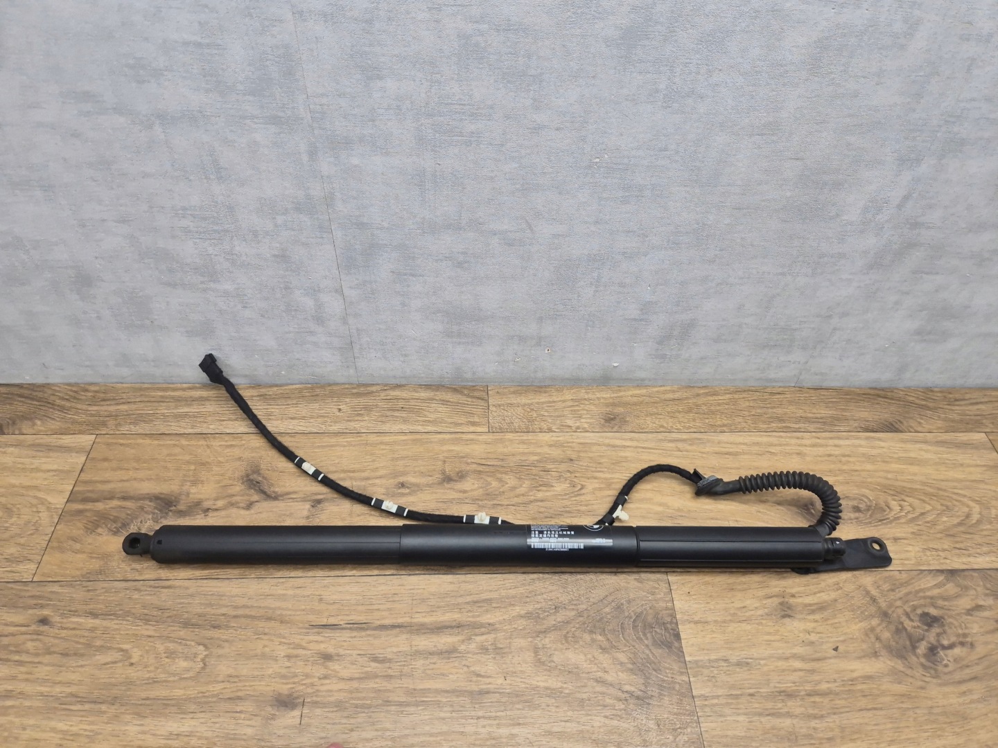 BMW X3 F25 damper telescope bonnet boot left electrical 7287805