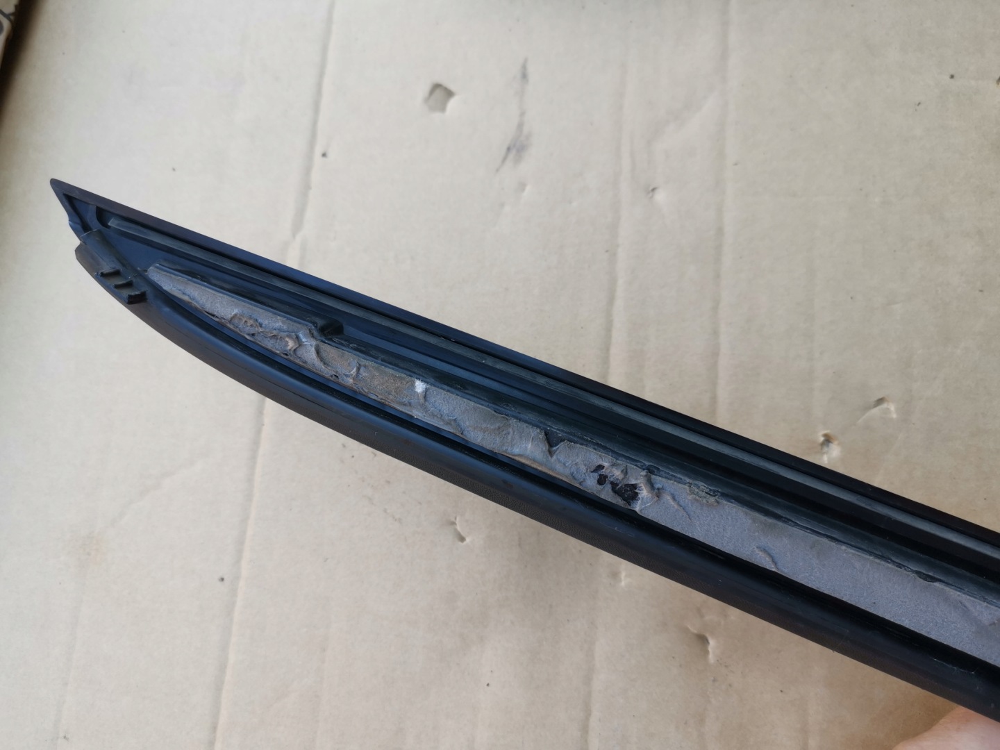 left moulding spoiler bonnet AUDI A6 C8 right