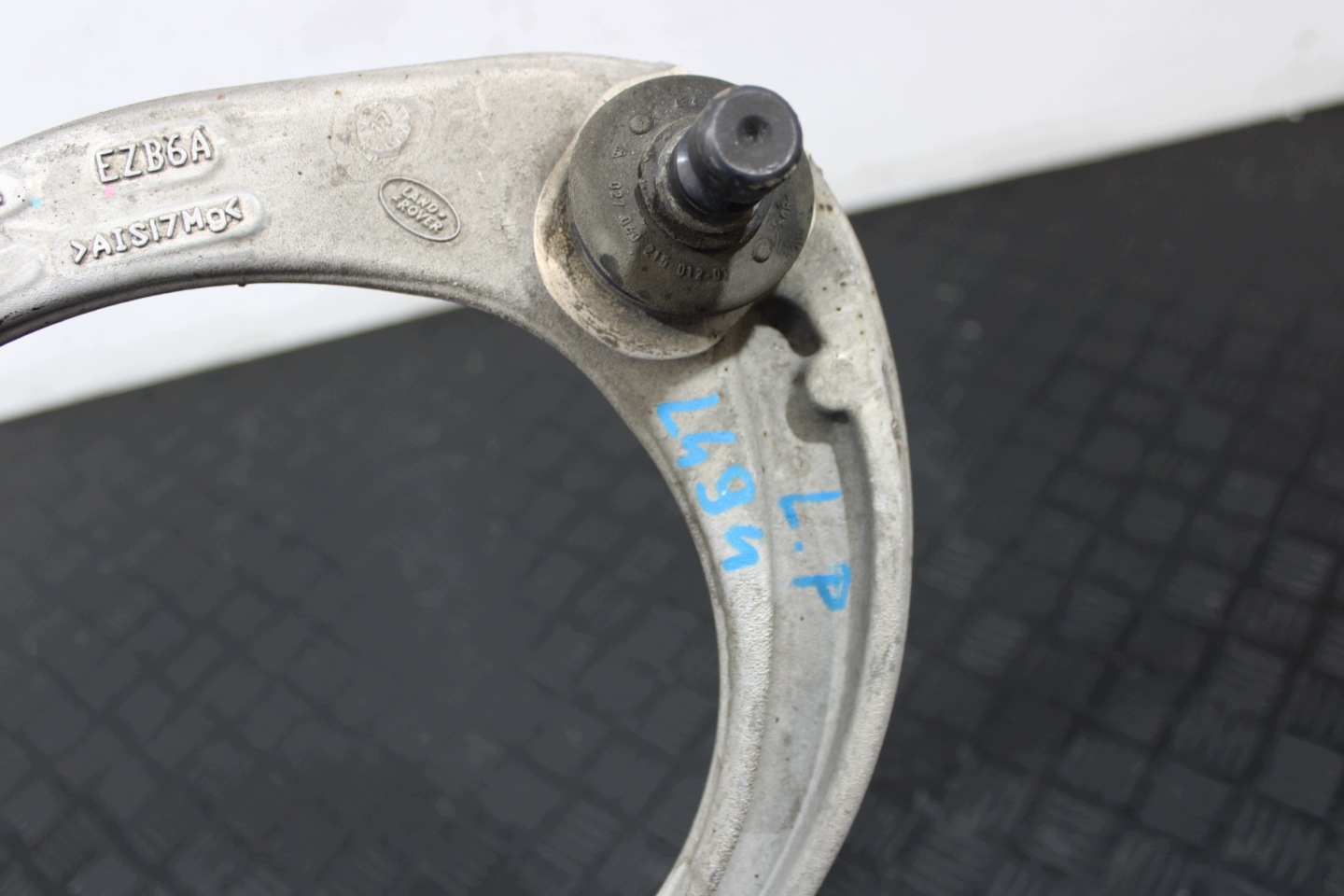 arm left front upper PLA-3091-A LAND RANGE ROVER SPORT II 2 L494